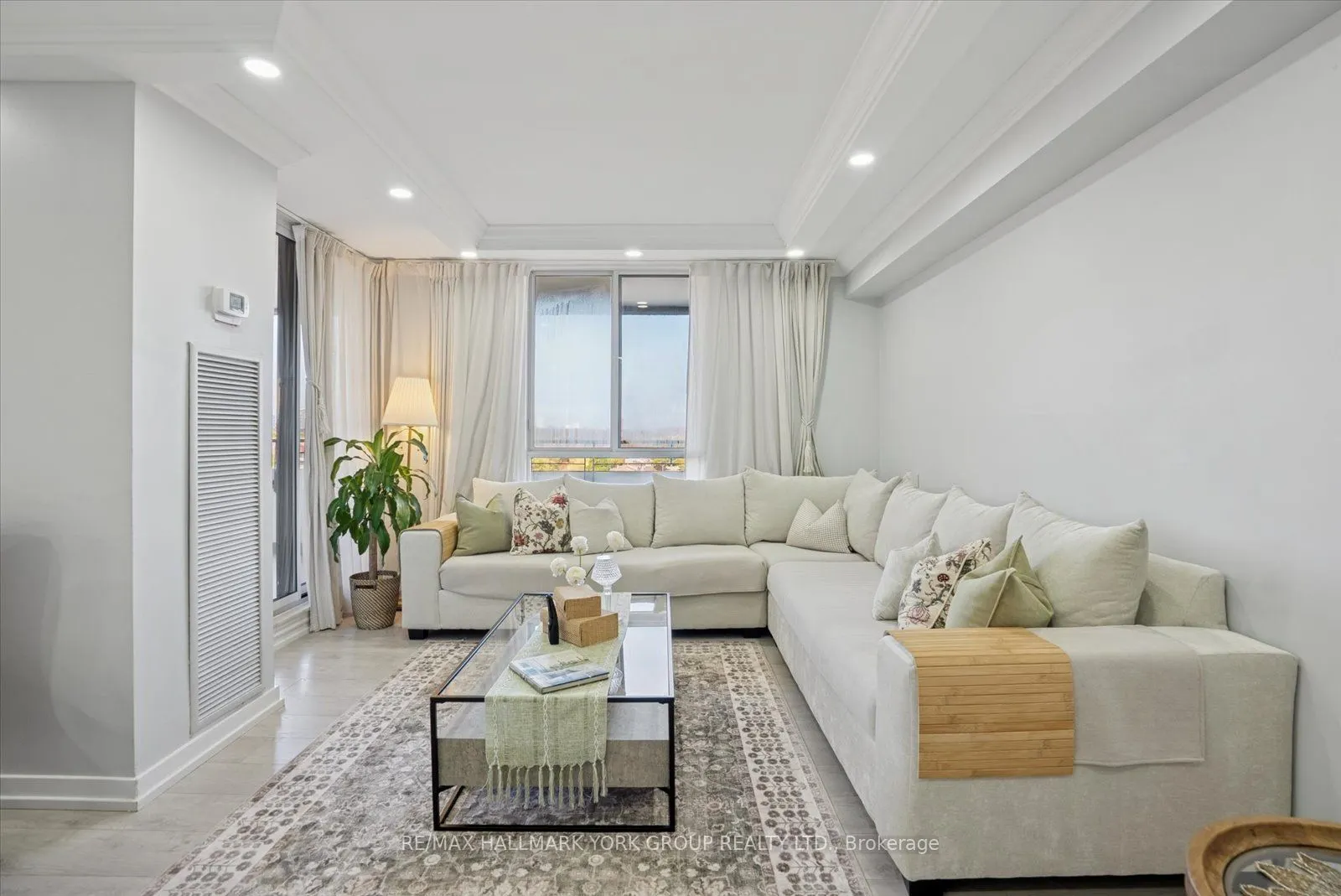 1300 Mississauga Valley Boulevard, #1006