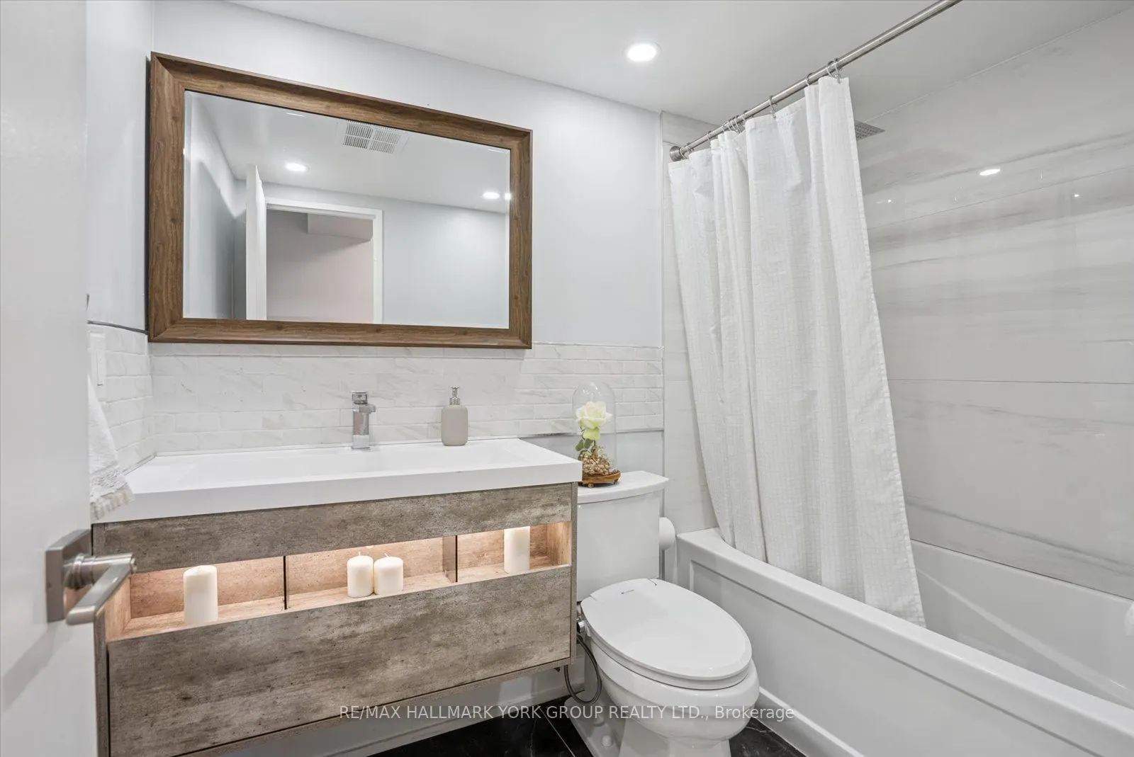 1300 Mississauga Valley Boulevard, #1006