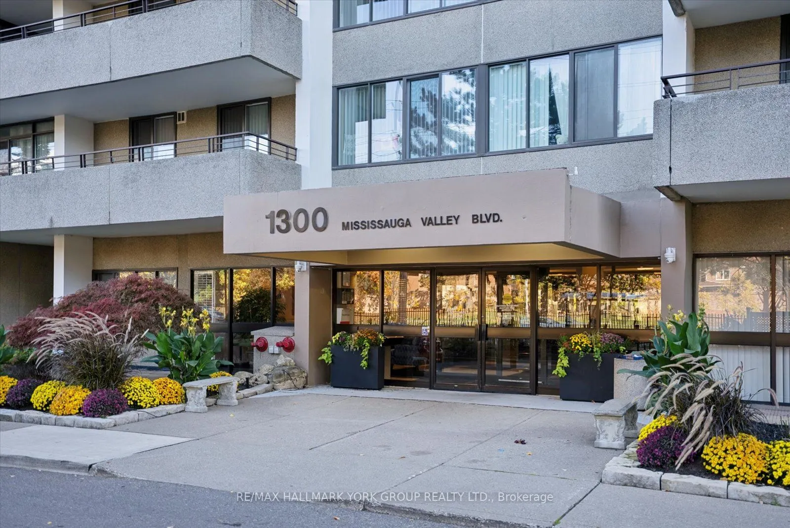 1300 Mississauga Valley Boulevard, #1006