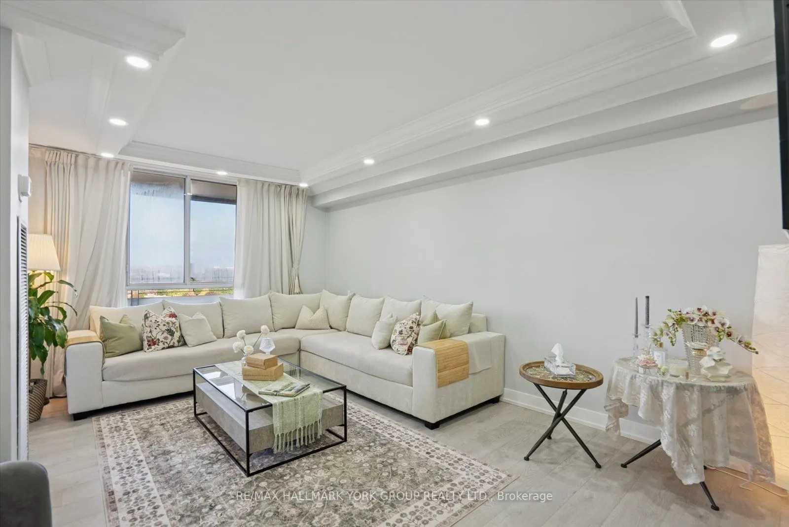 1300 Mississauga Valley Boulevard, #1006