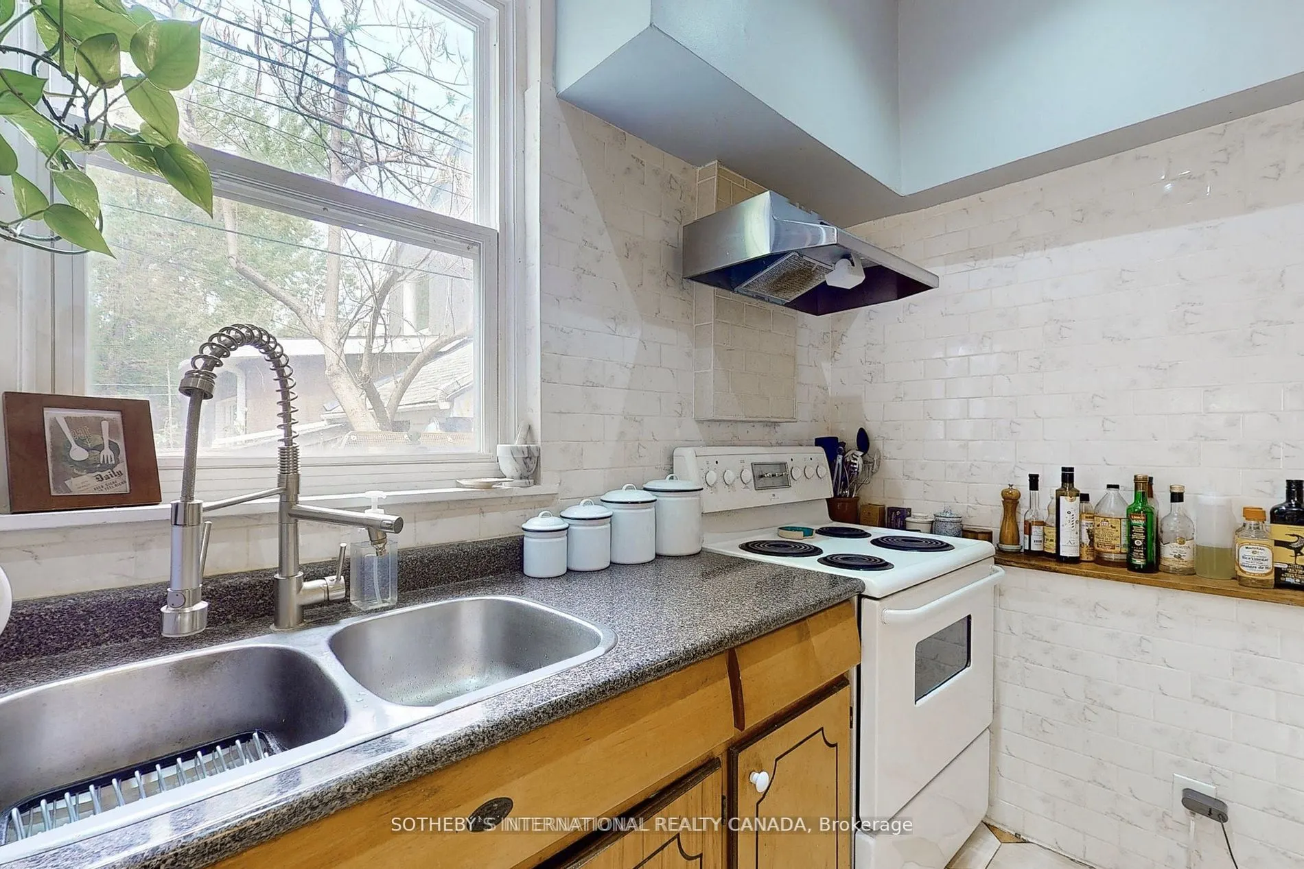 70 Brock Avenue, #Main