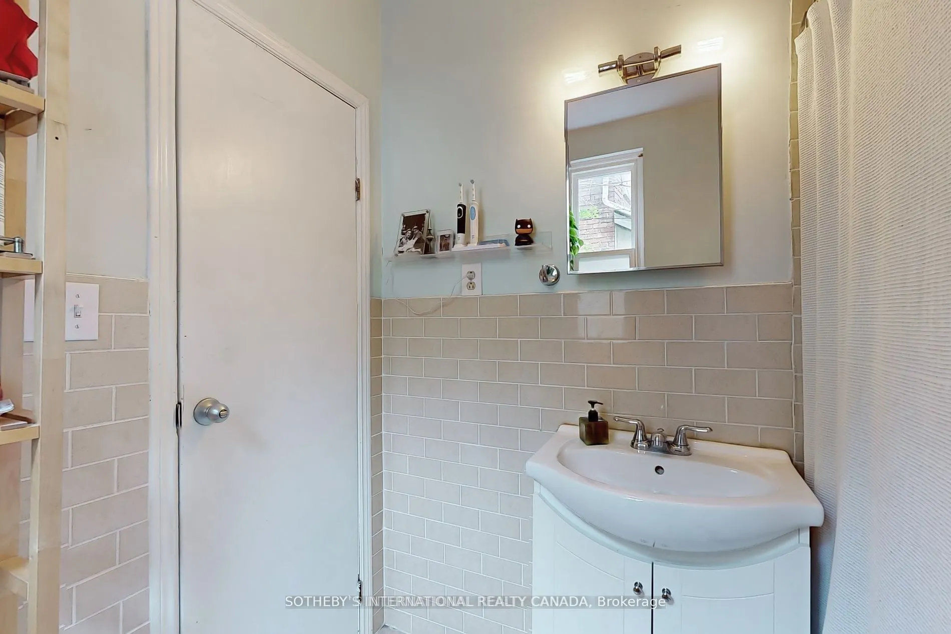 70 Brock Avenue, #Main