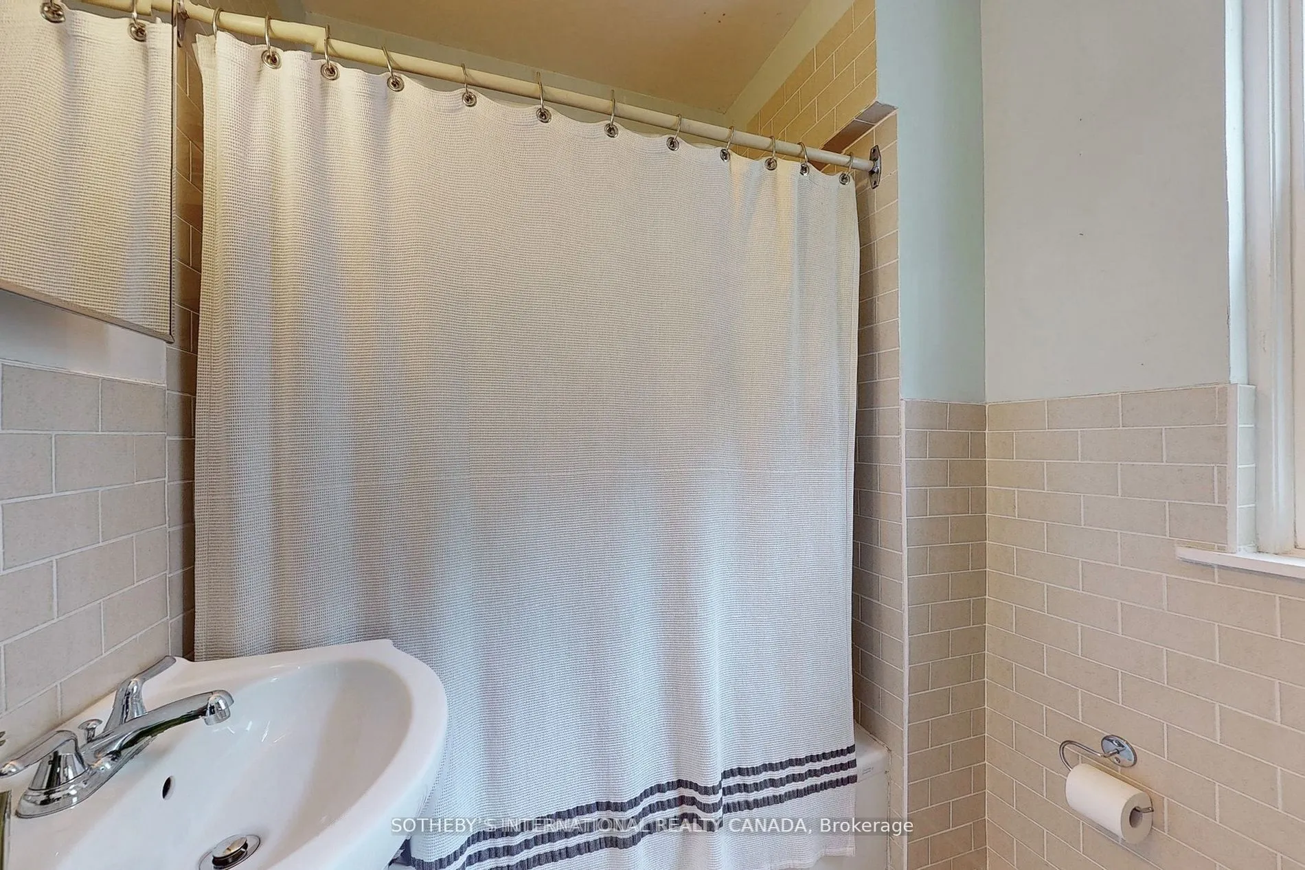 70 Brock Avenue, #Main