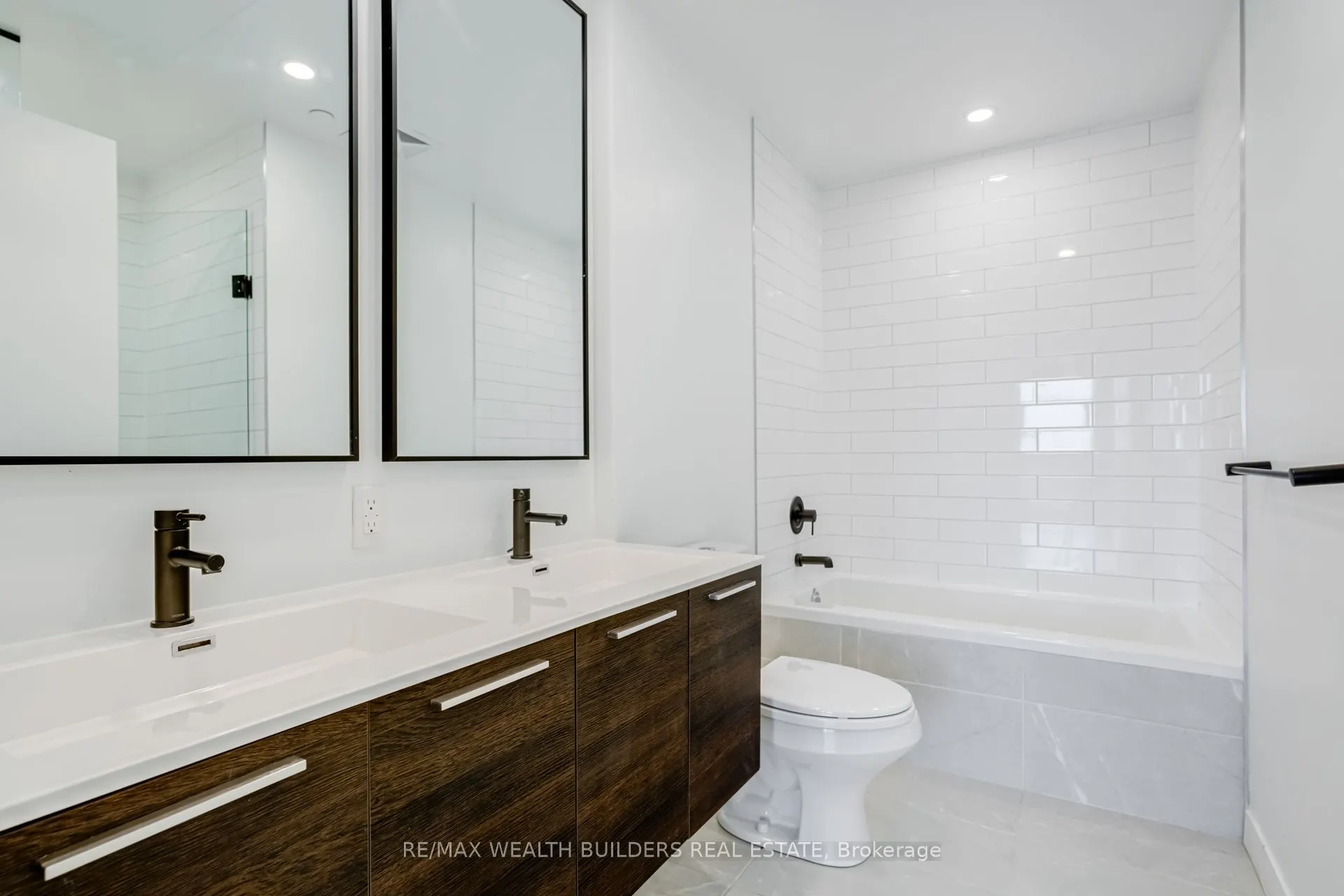 2118 Bloor Street W, #511