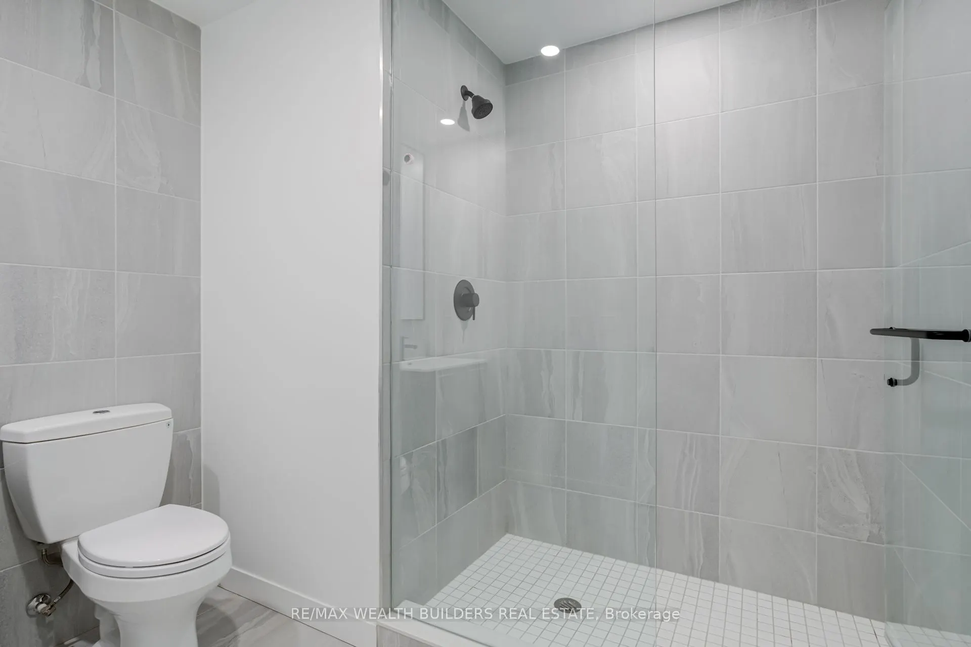 2118 Bloor Street W, #511