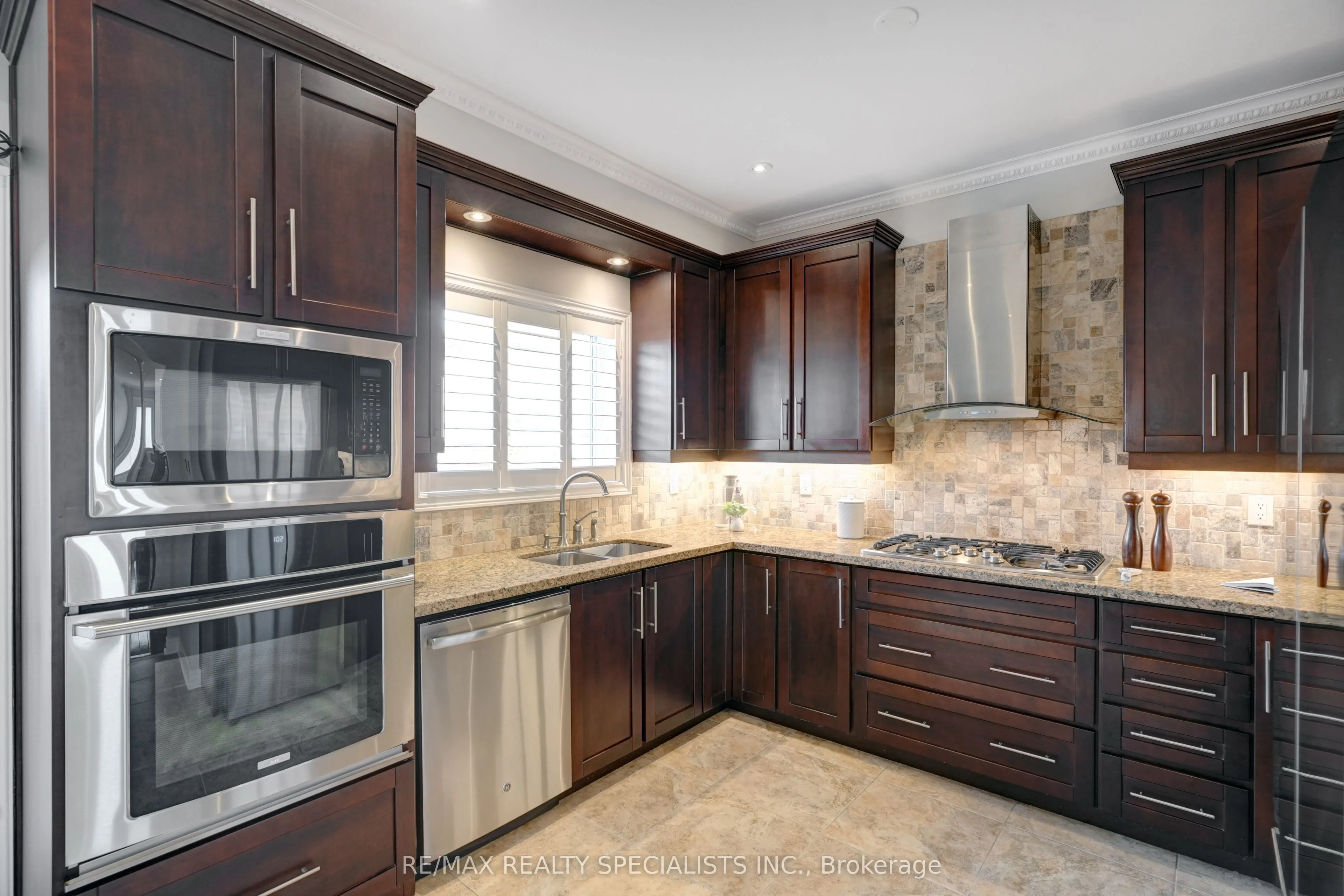 104 Earlsbridge Boulevard