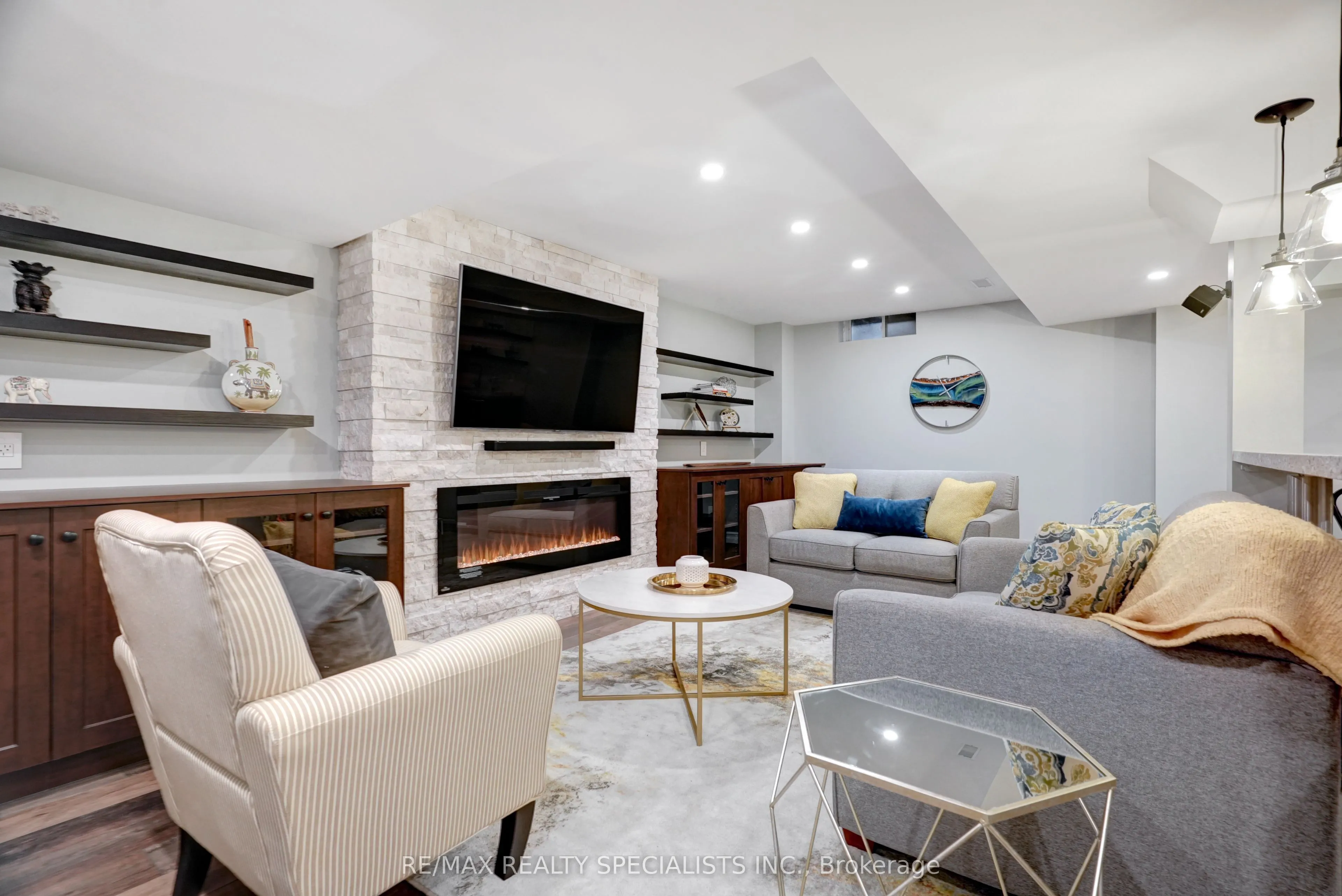 104 Earlsbridge Boulevard