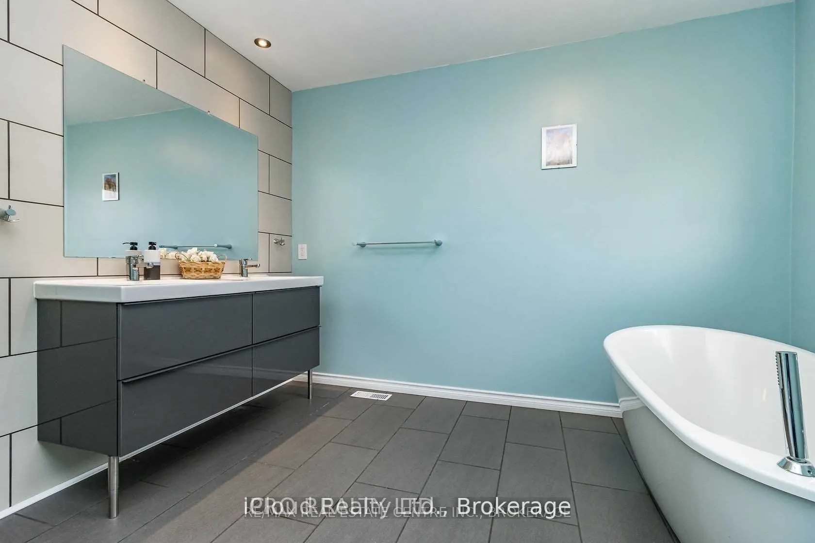 40 Muirland Crescent