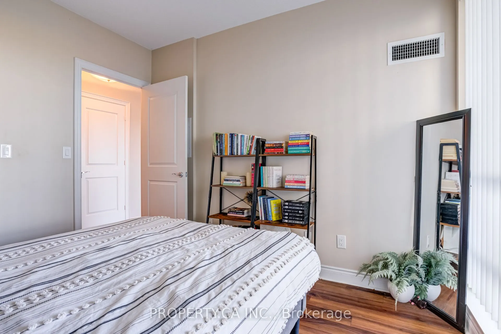 16 Brookers Lane, #406