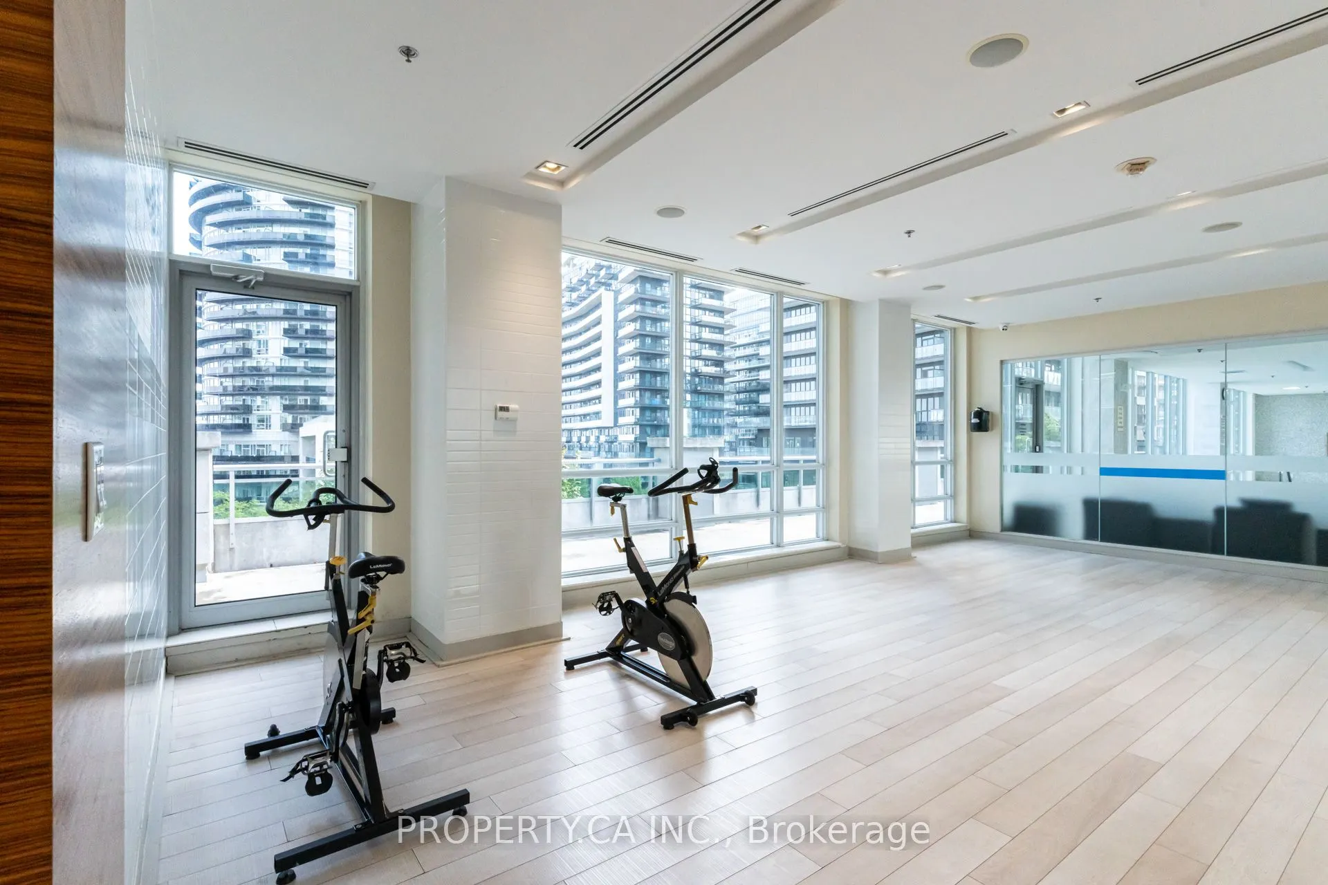 16 Brookers Lane, #406