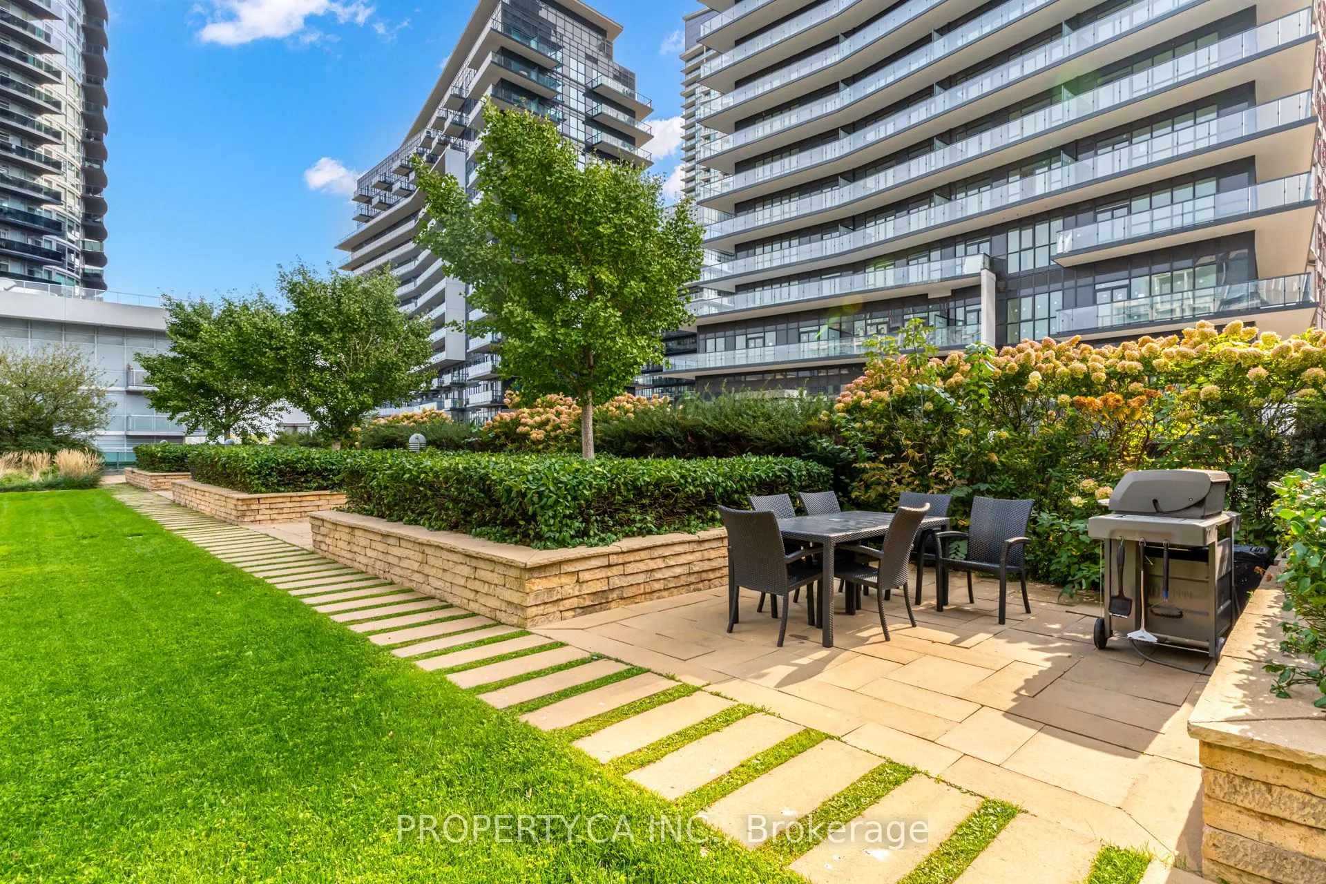 16 Brookers Lane, #406