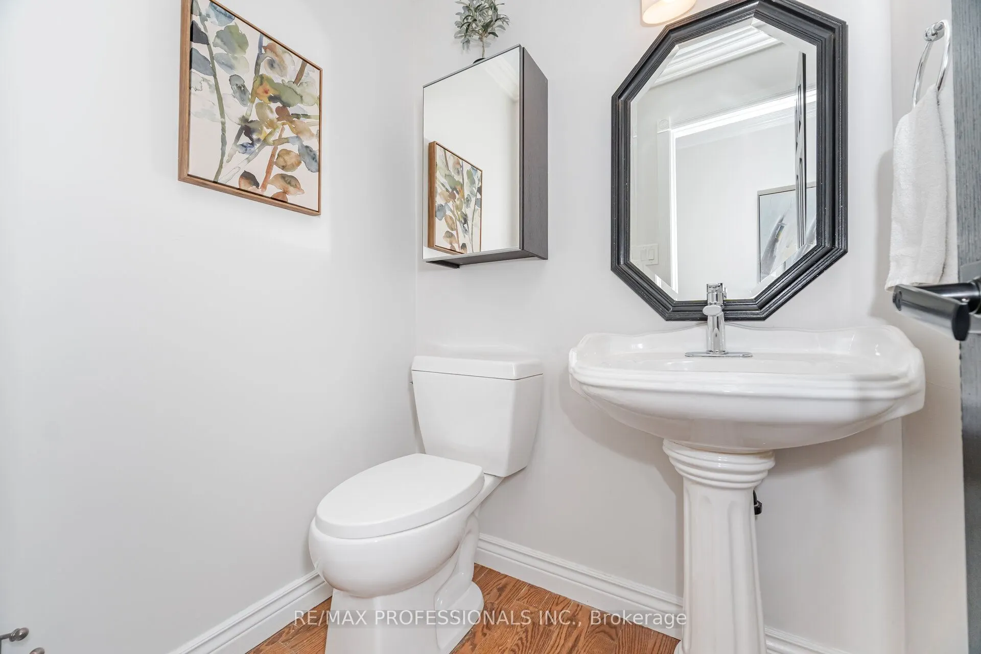 52 Lorraine Crescent