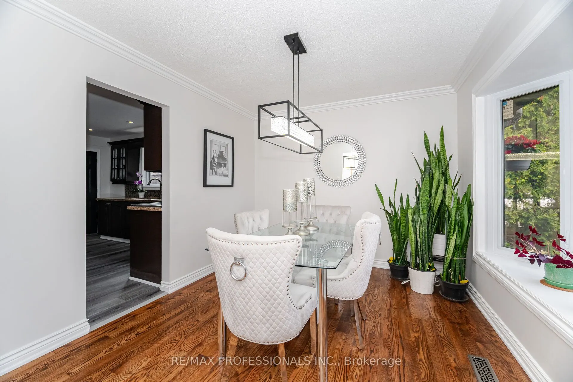 52 Lorraine Crescent