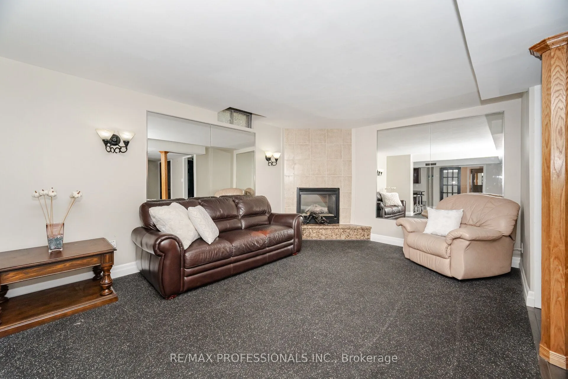 52 Lorraine Crescent