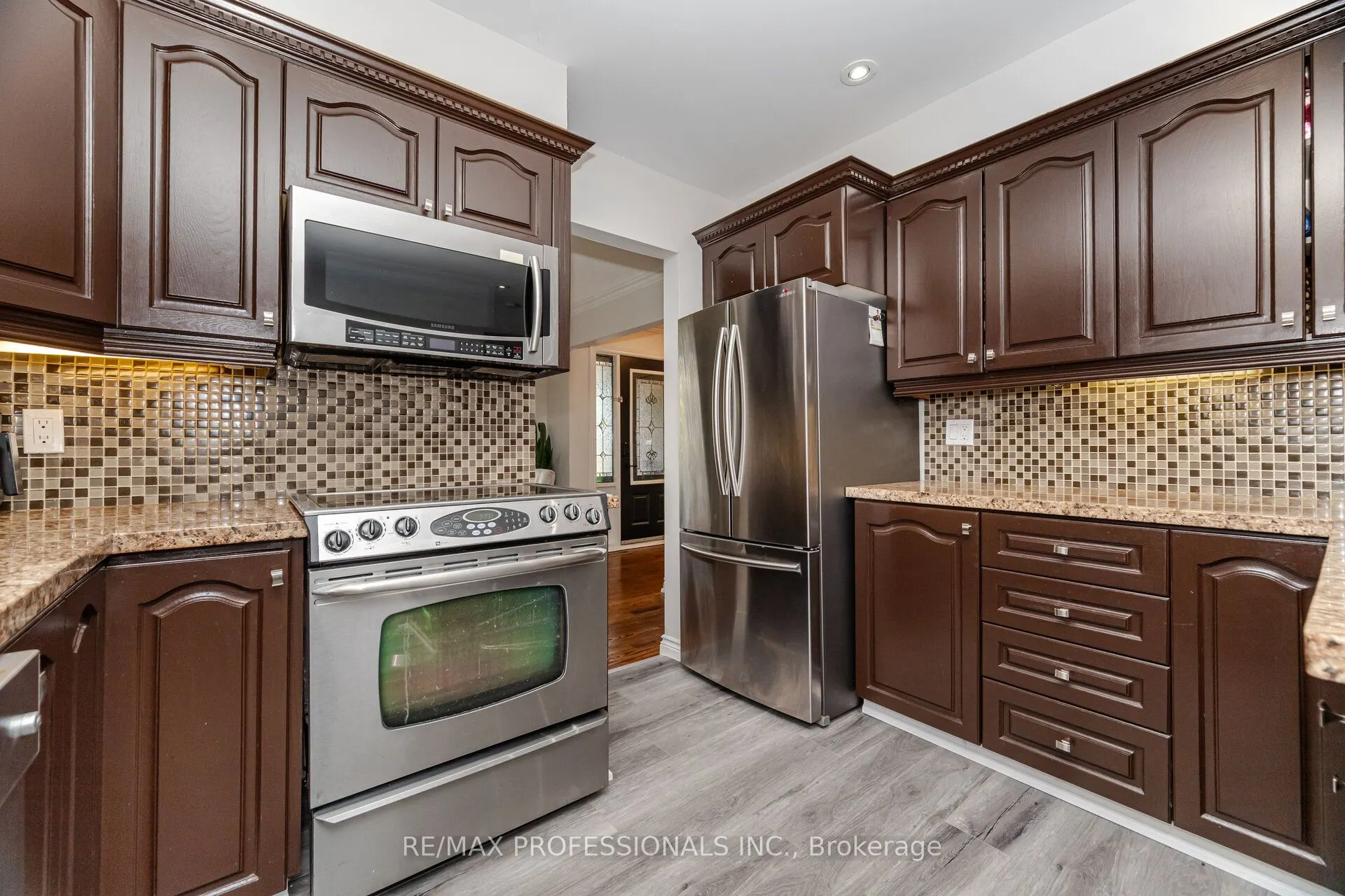 52 Lorraine Crescent