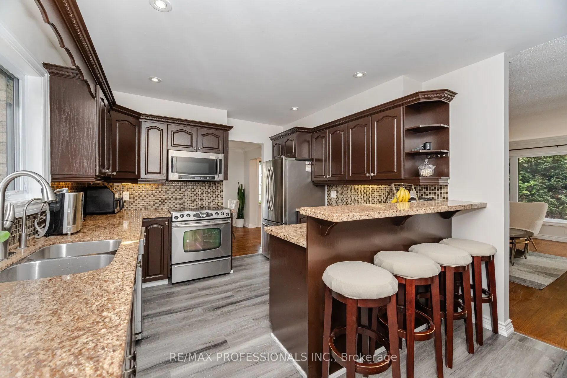 52 Lorraine Crescent