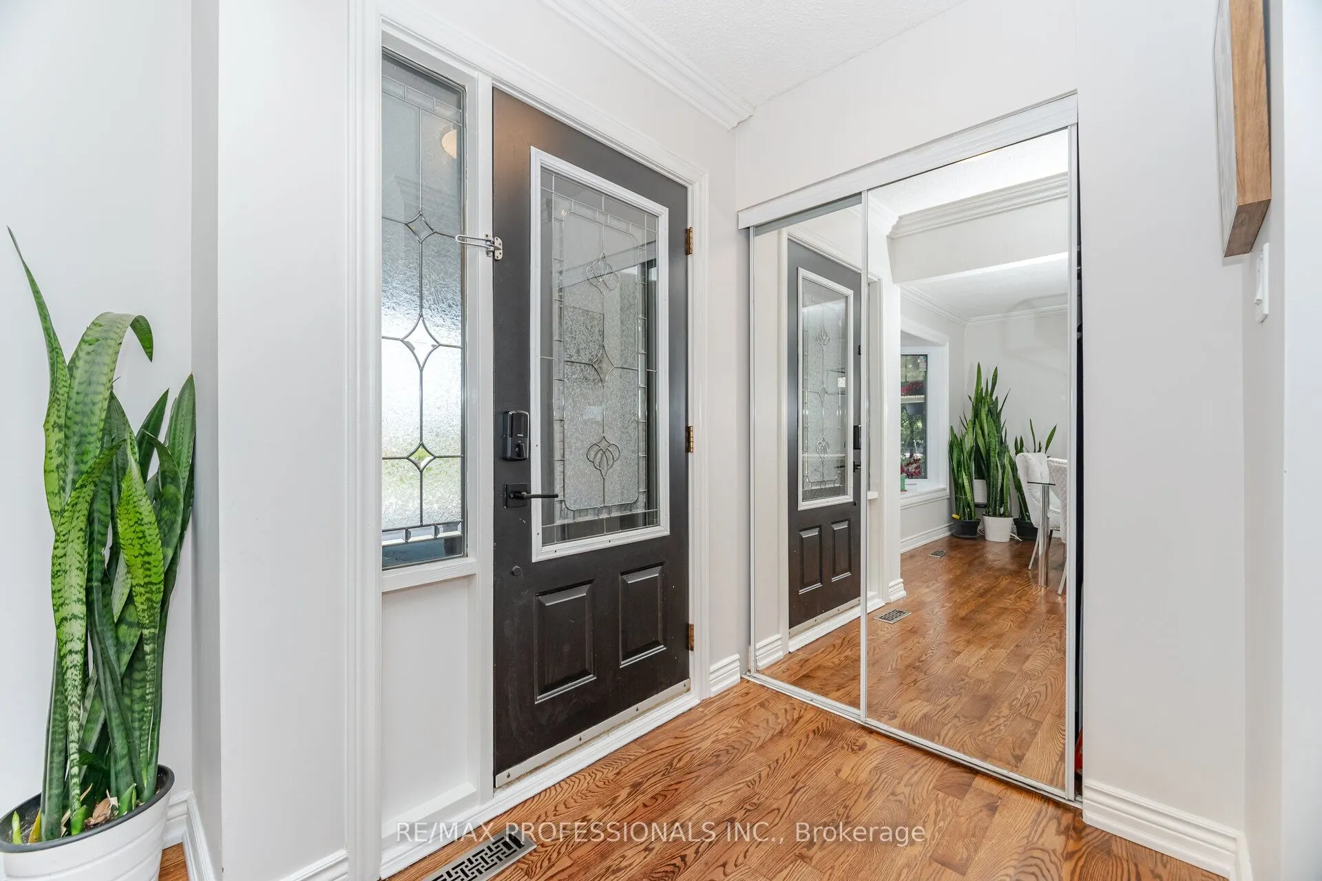 52 Lorraine Crescent