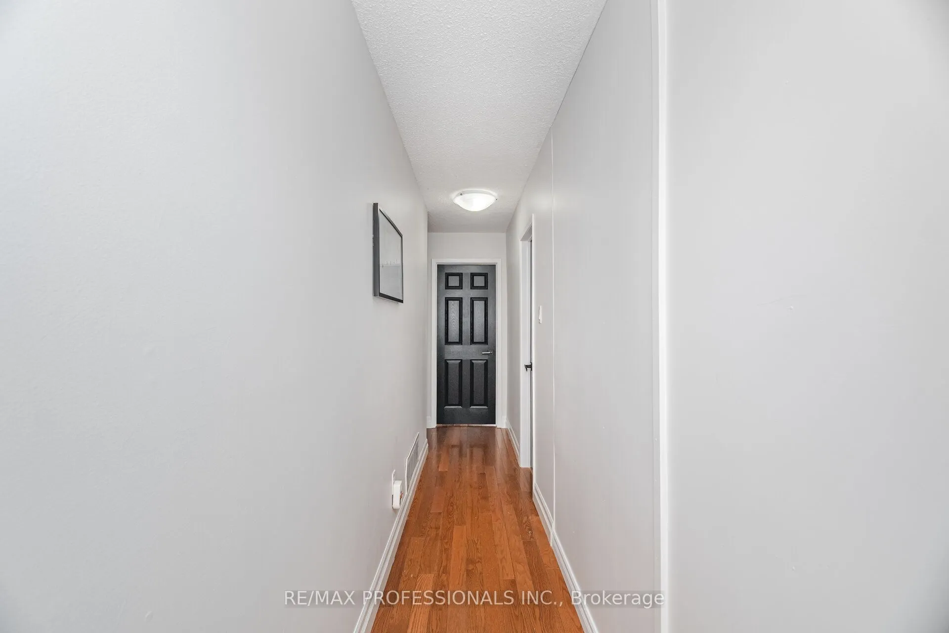 52 Lorraine Crescent