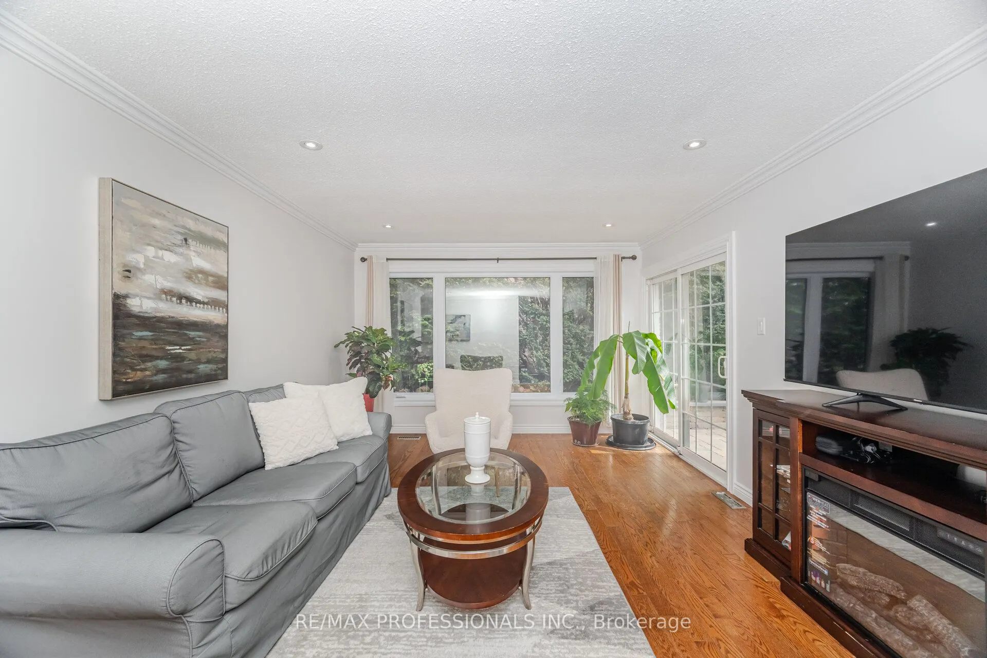 52 Lorraine Crescent