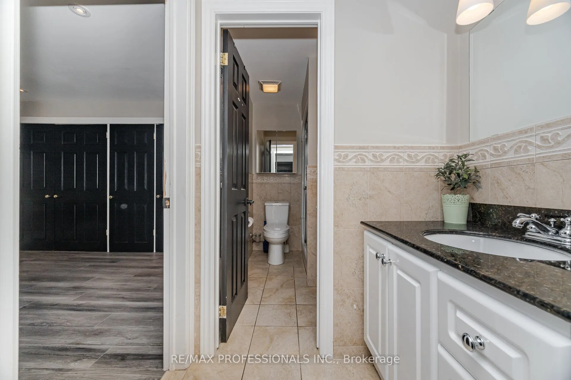 52 Lorraine Crescent