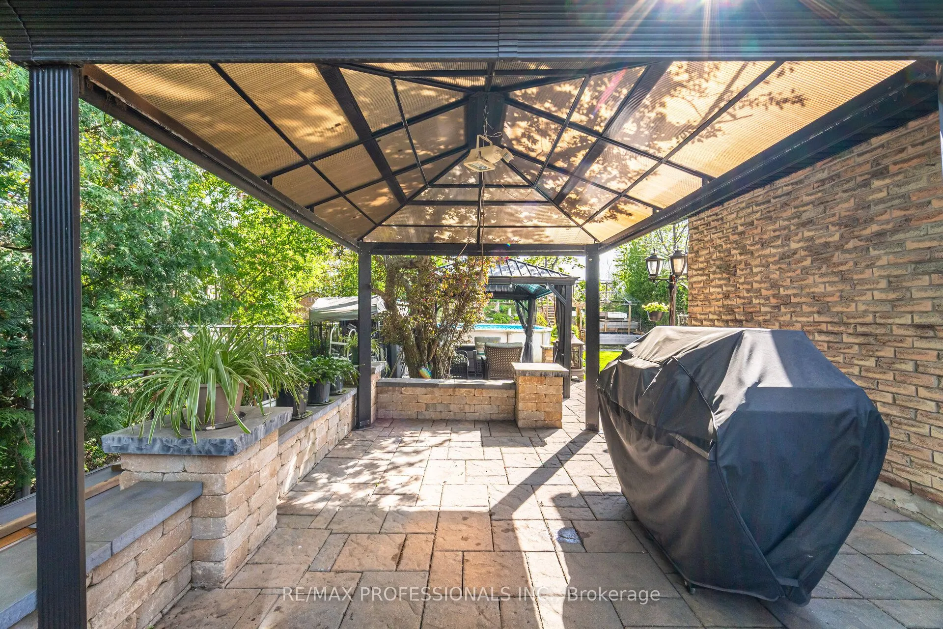 52 Lorraine Crescent