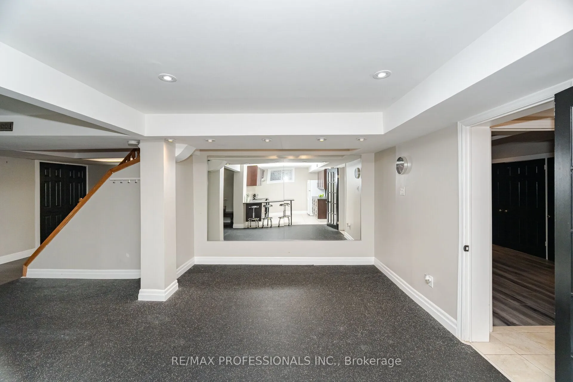 52 Lorraine Crescent