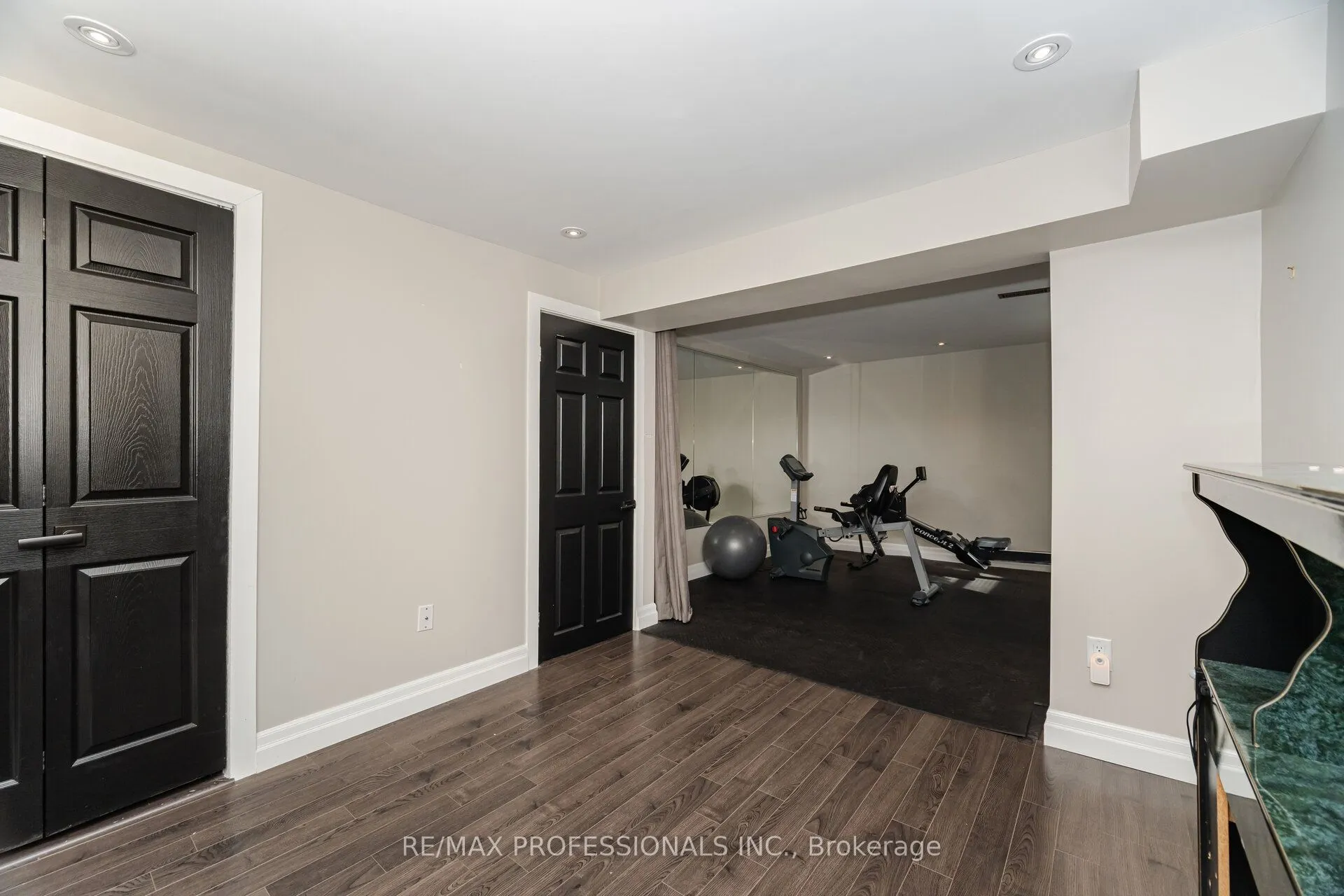 52 Lorraine Crescent