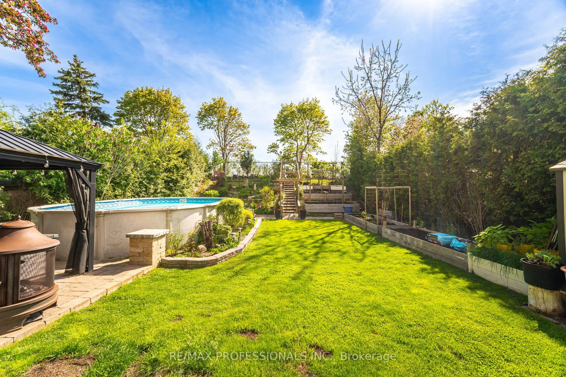 52 Lorraine Crescent