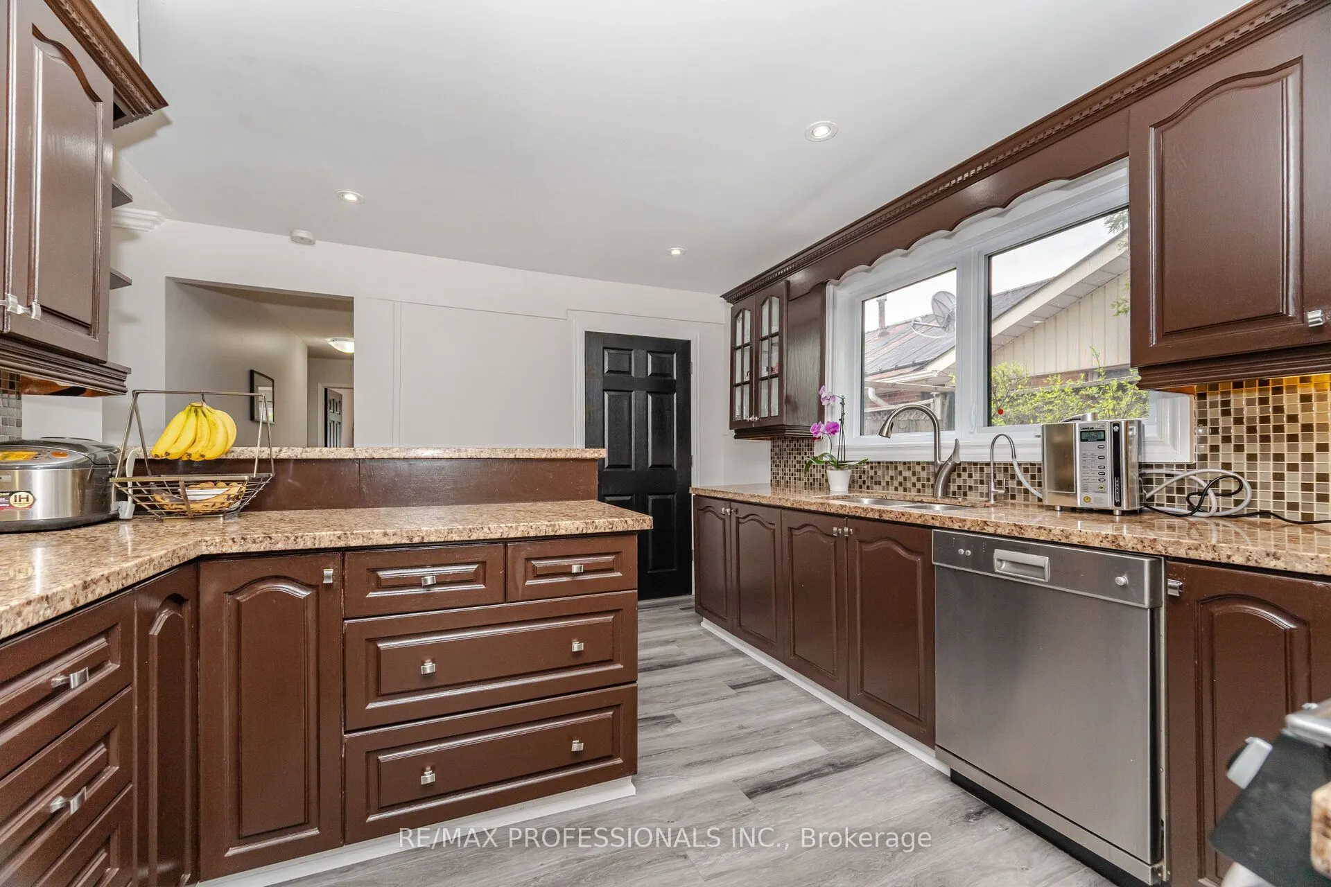 52 Lorraine Crescent