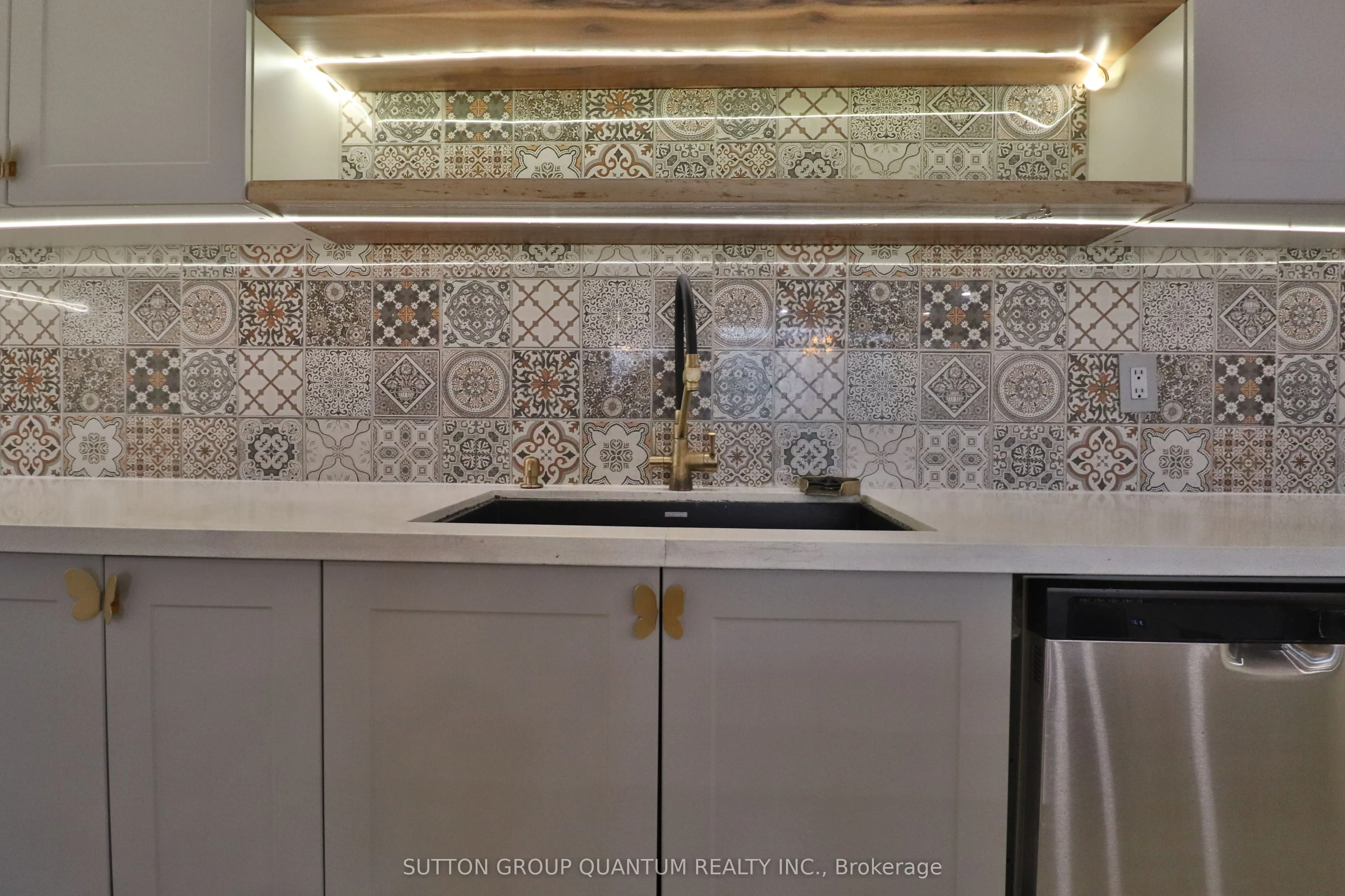 627 The West Mall, #2001