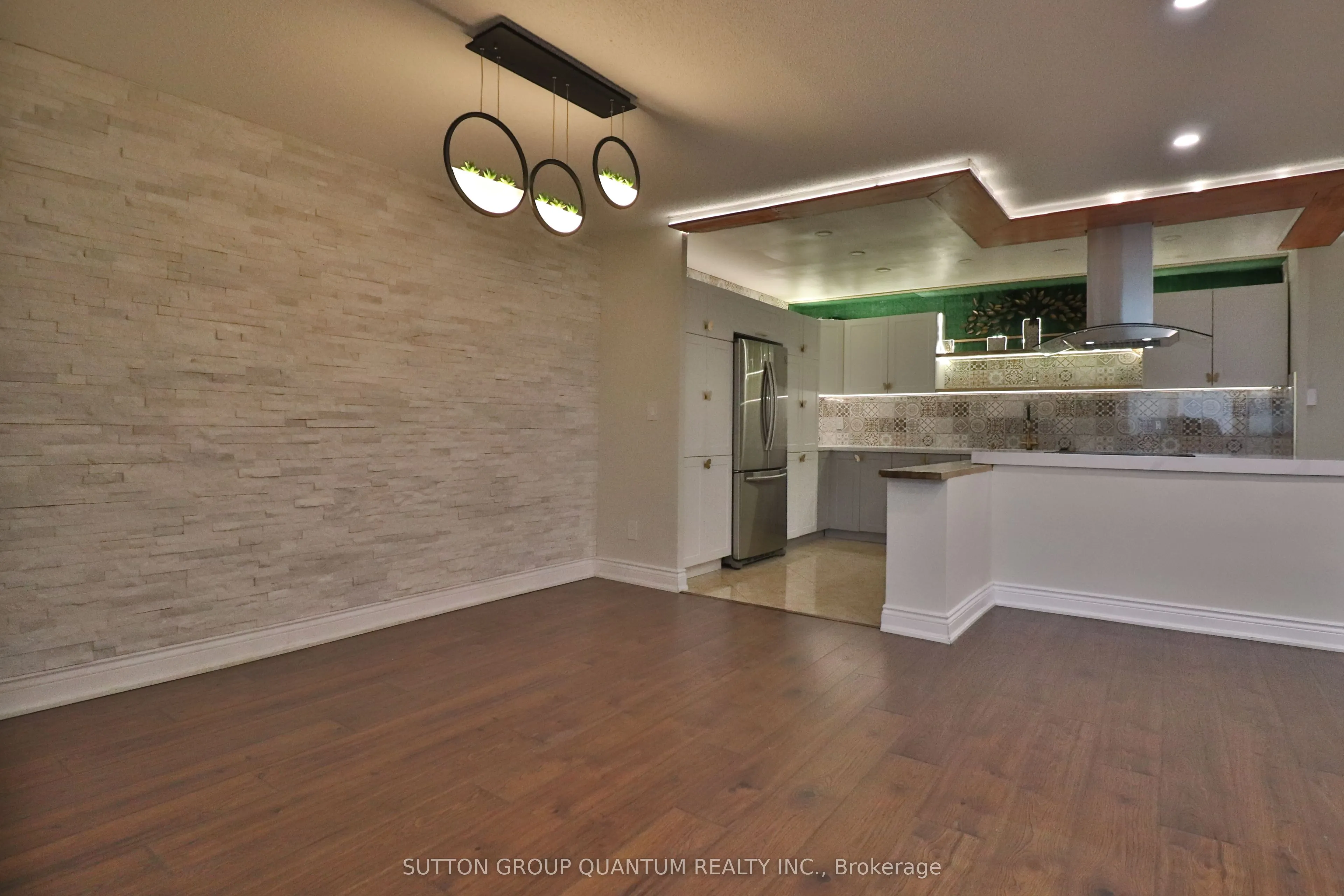 627 The West Mall, #2001