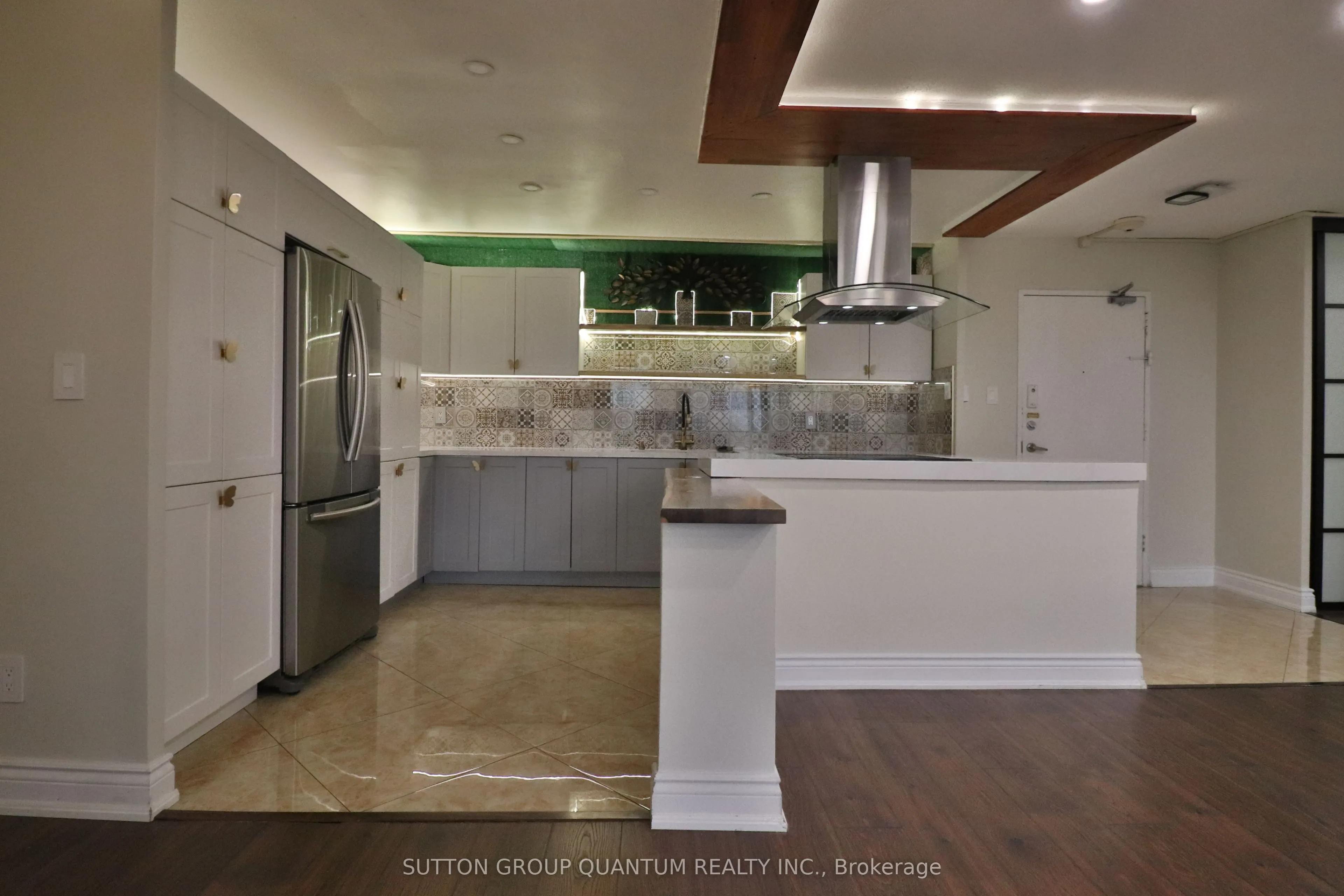 627 The West Mall, #2001