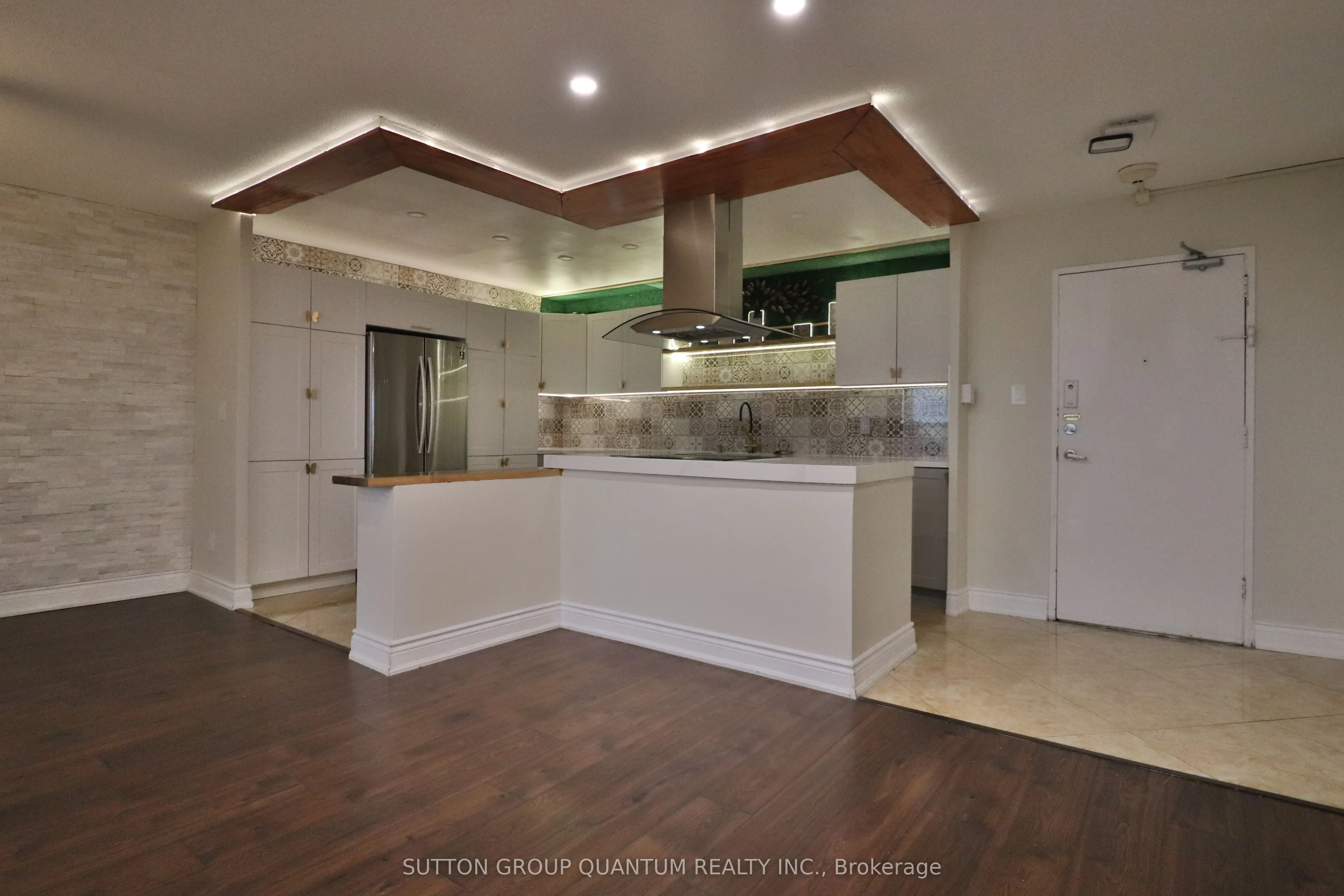 627 The West Mall, #2001