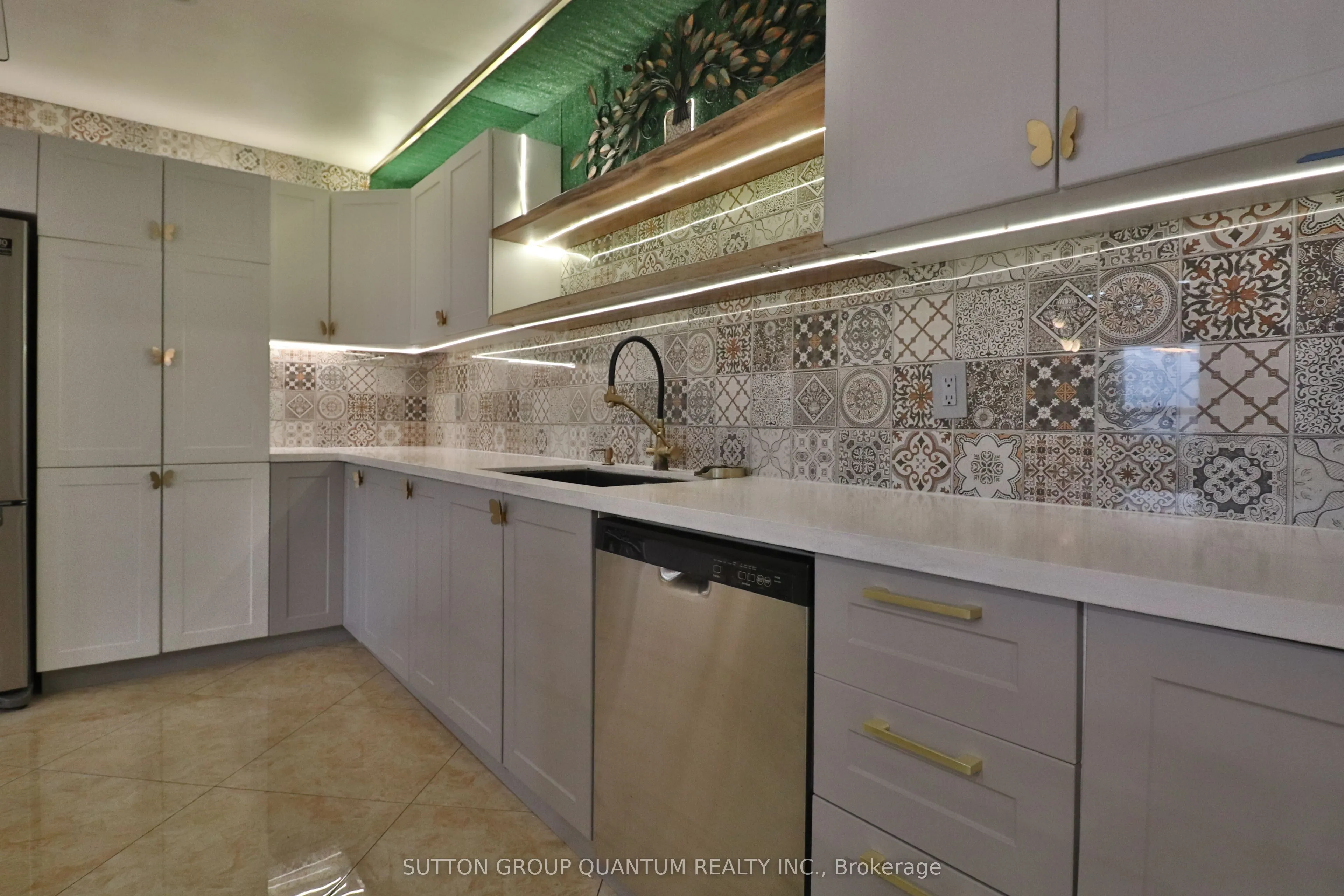 627 The West Mall, #2001