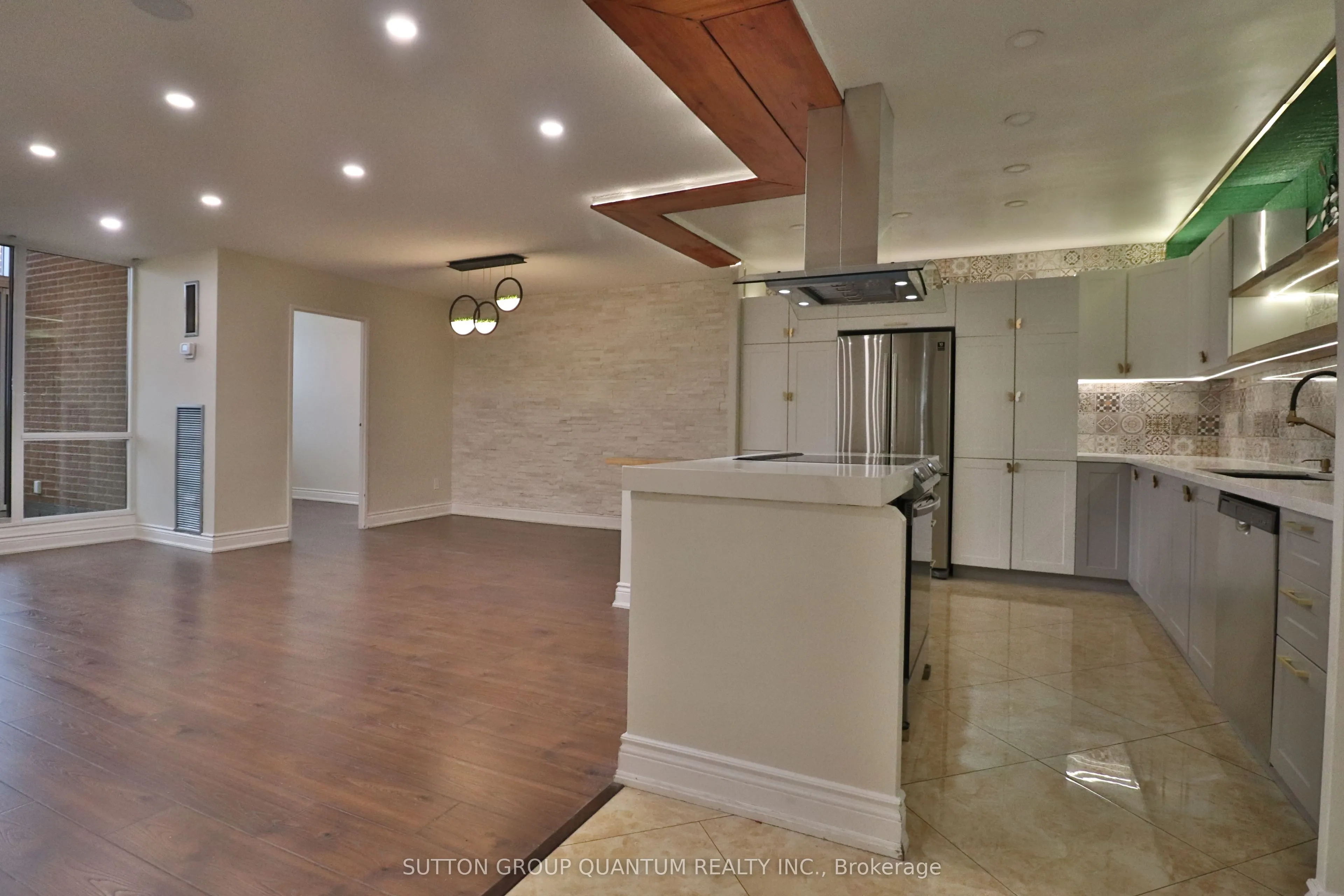 627 The West Mall, #2001