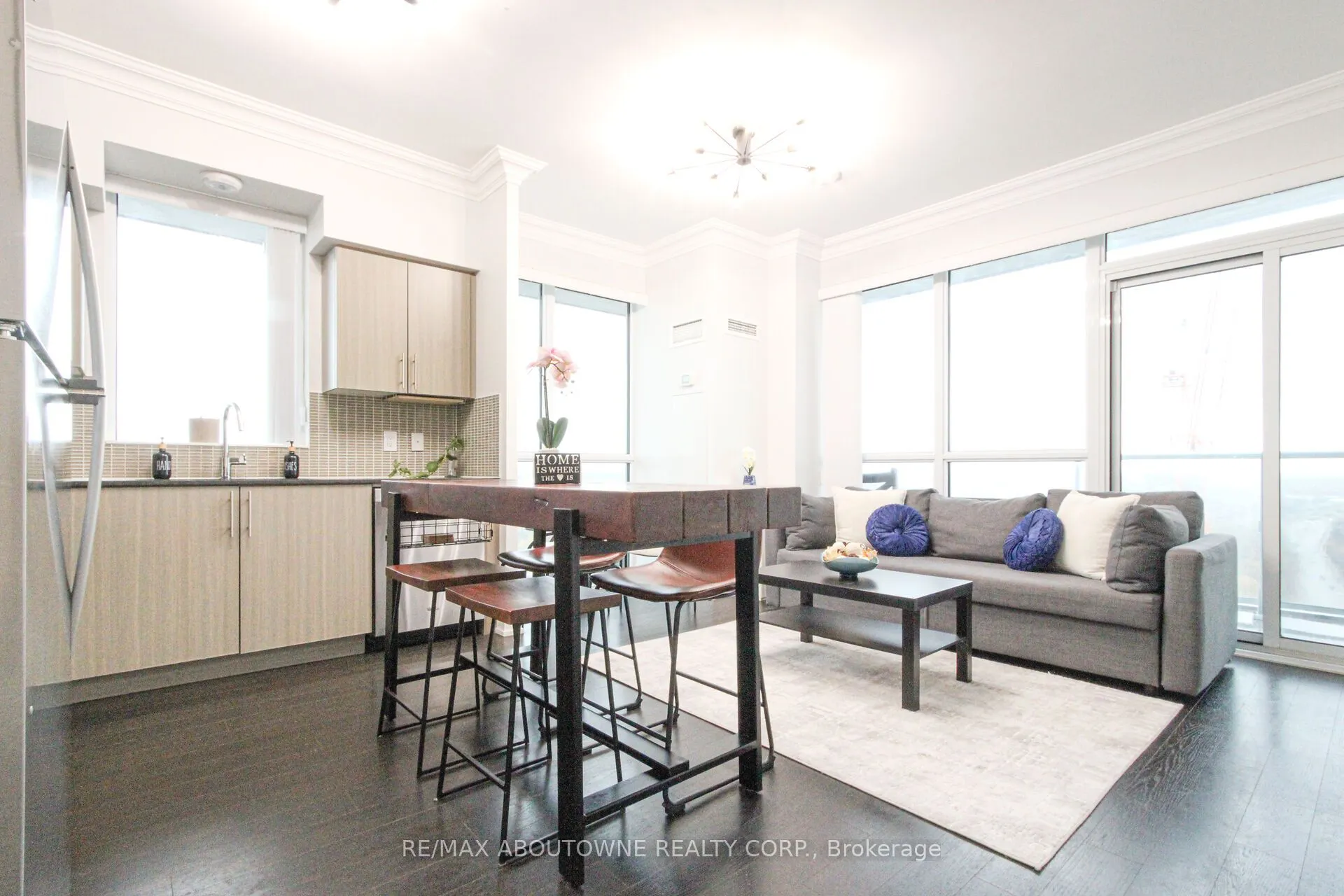 65 Speers Road, #1503