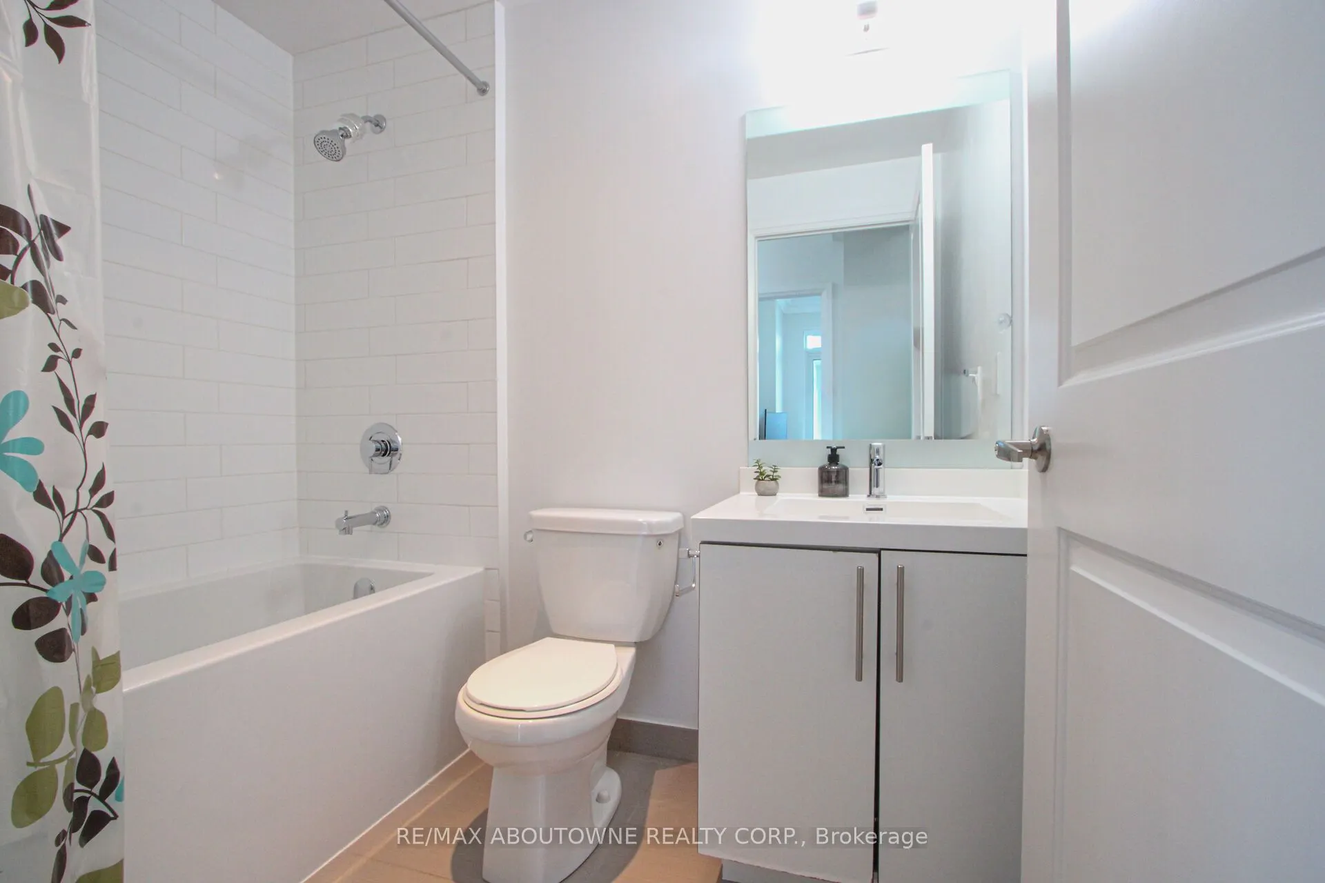 65 Speers Road, #1503