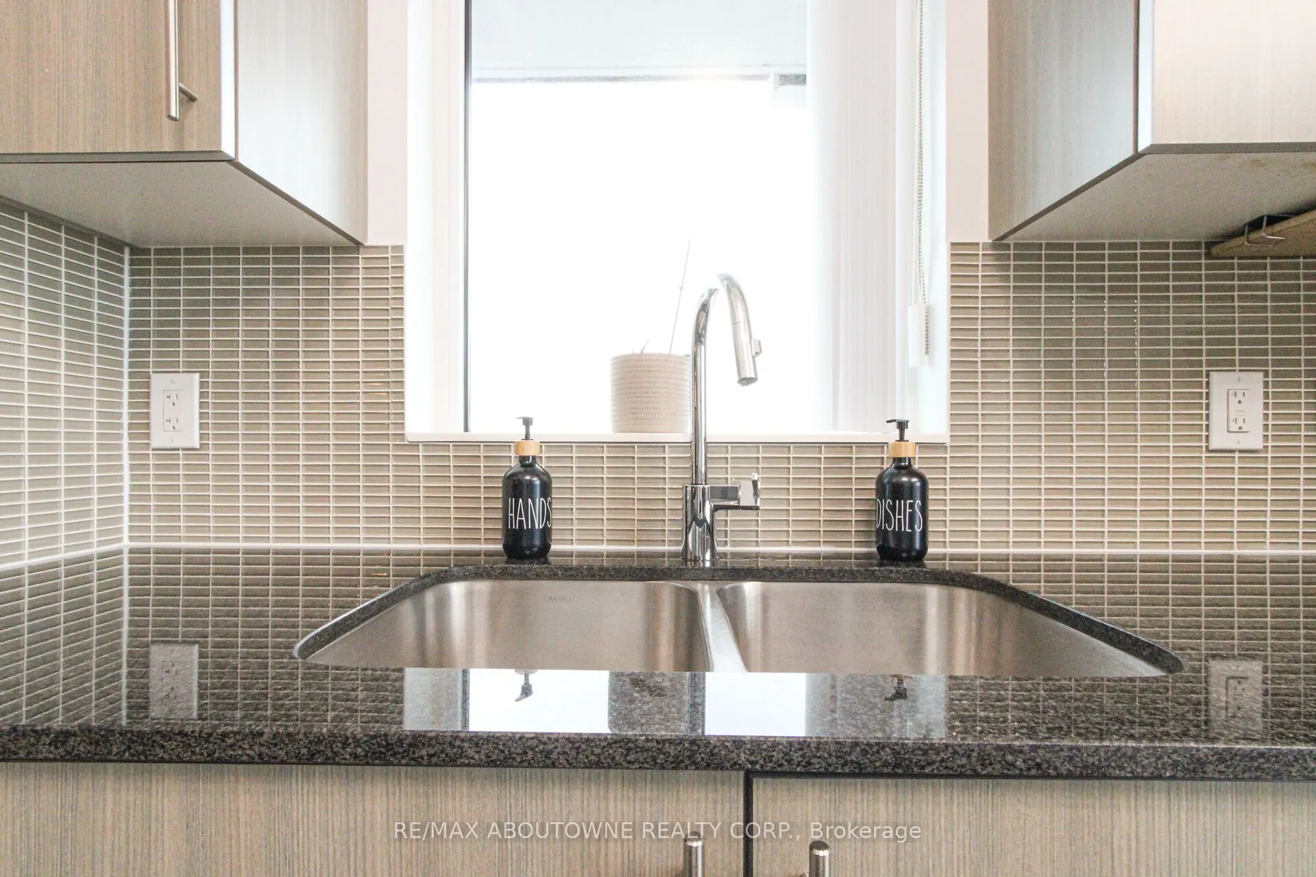 65 Speers Road, #1503