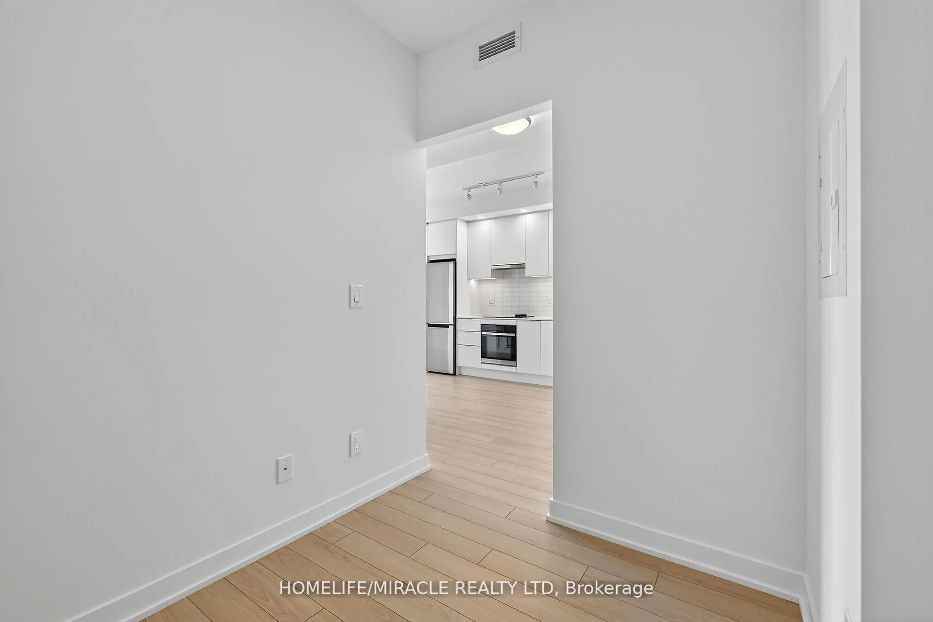 3079 Trafalgar Road, #5