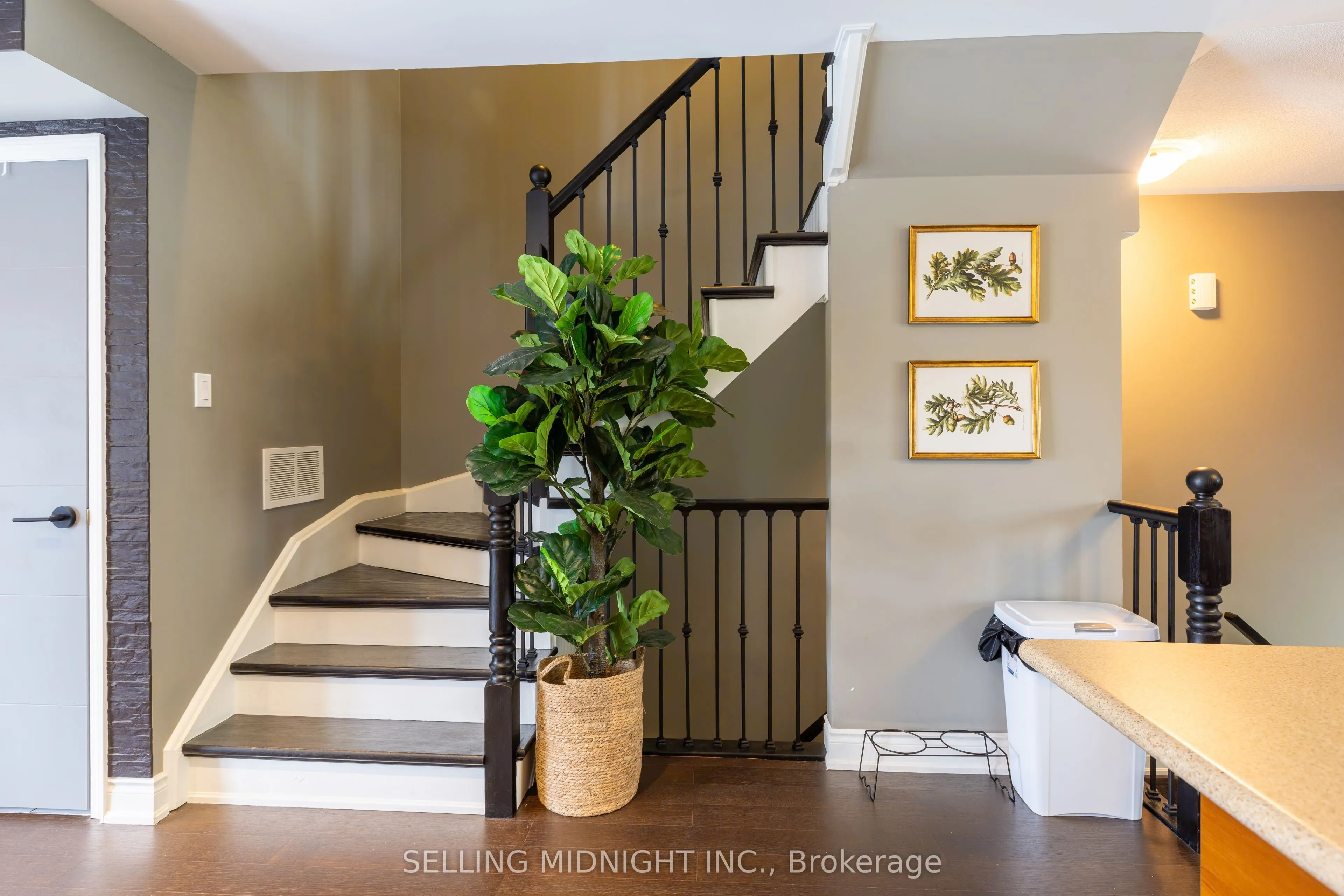 5650 Winston Churchill Boulevard, #20