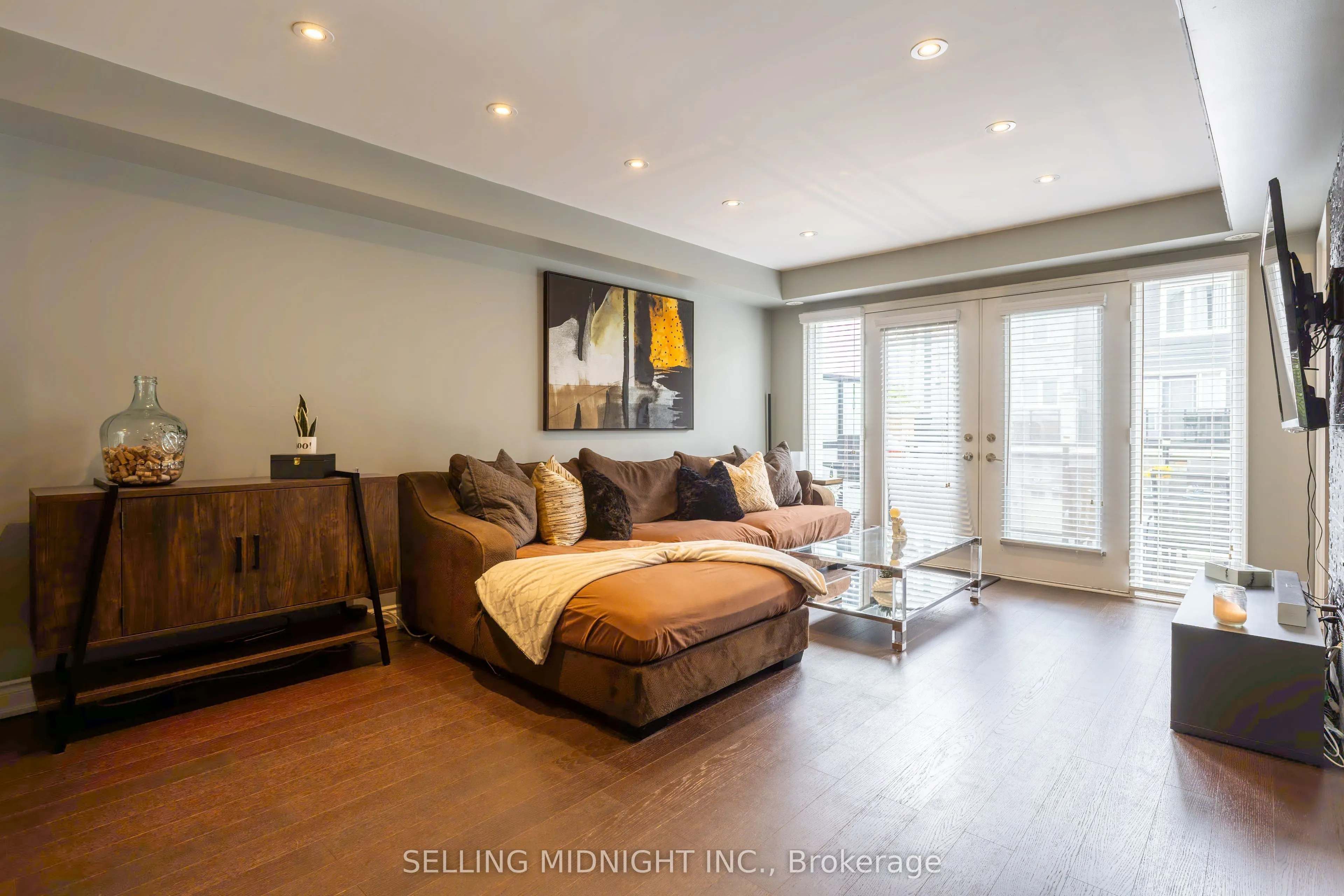 5650 Winston Churchill Boulevard, #20