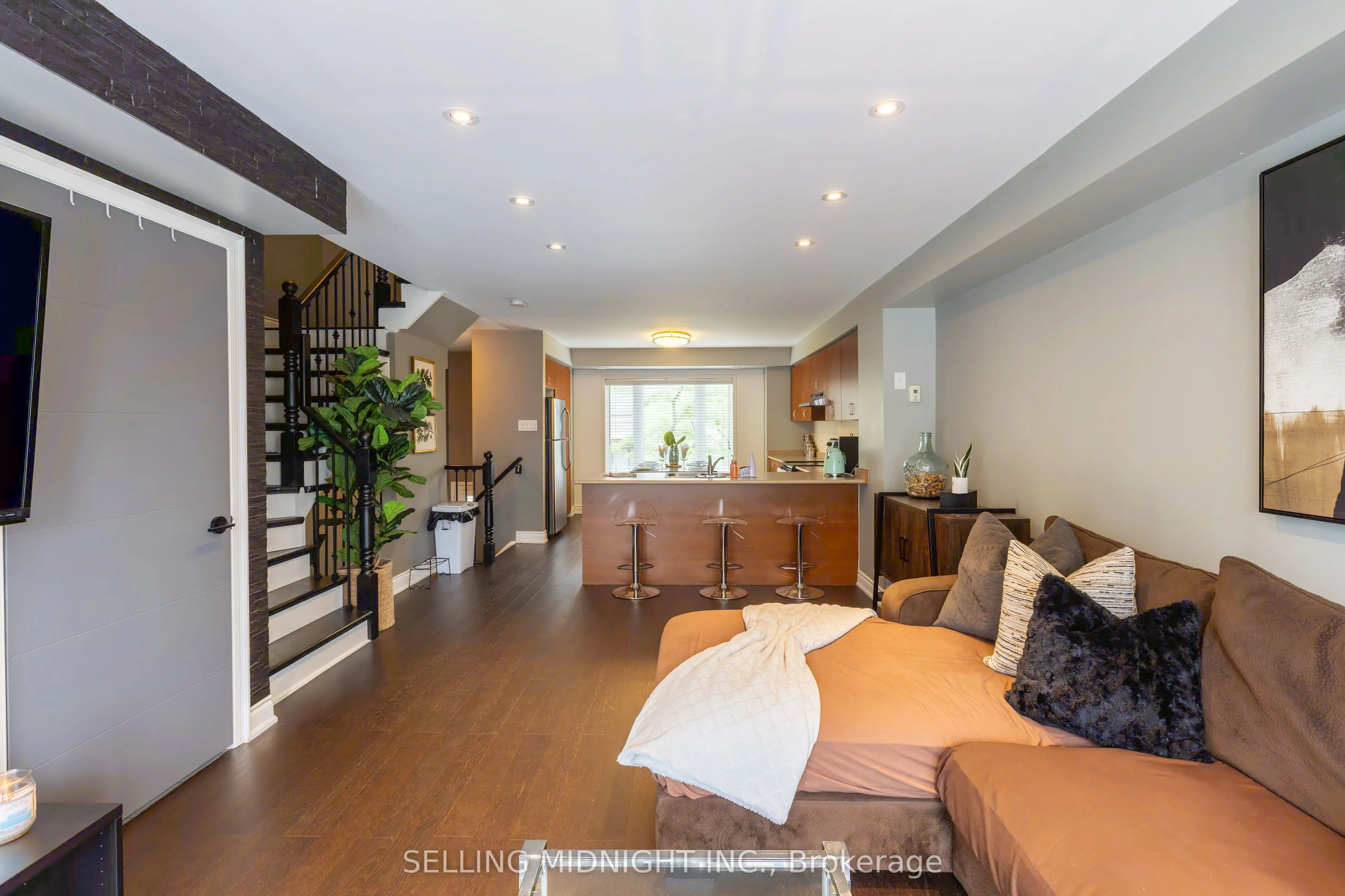 5650 Winston Churchill Boulevard, #20