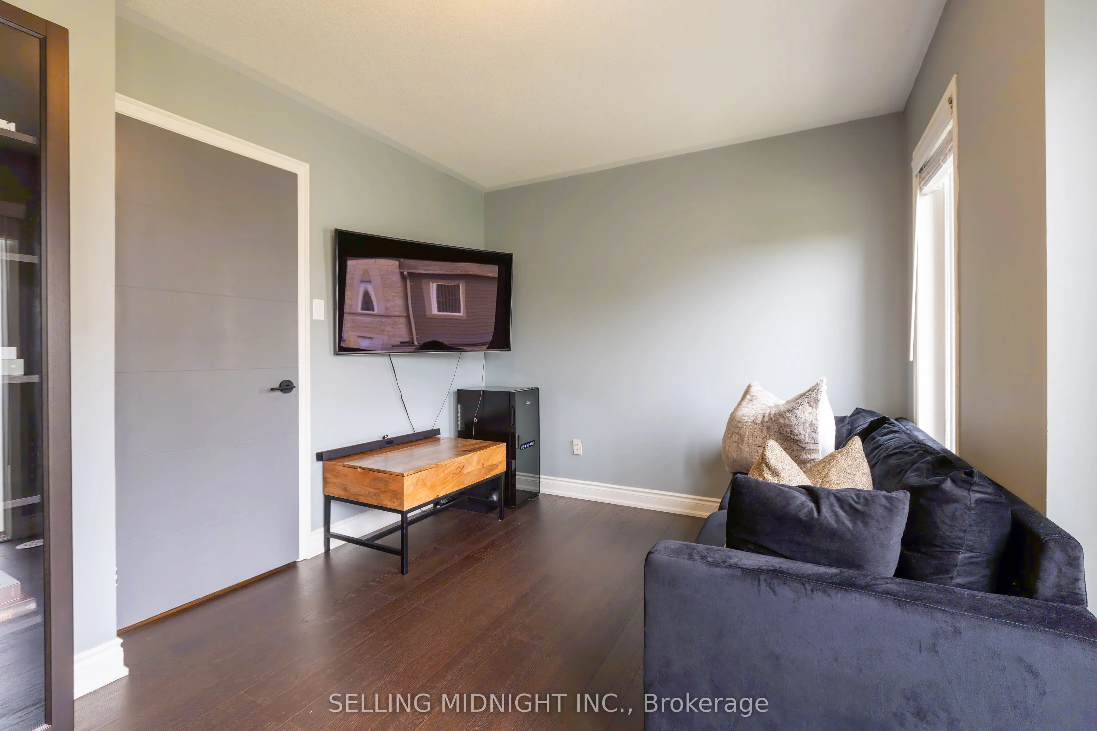 5650 Winston Churchill Boulevard, #20