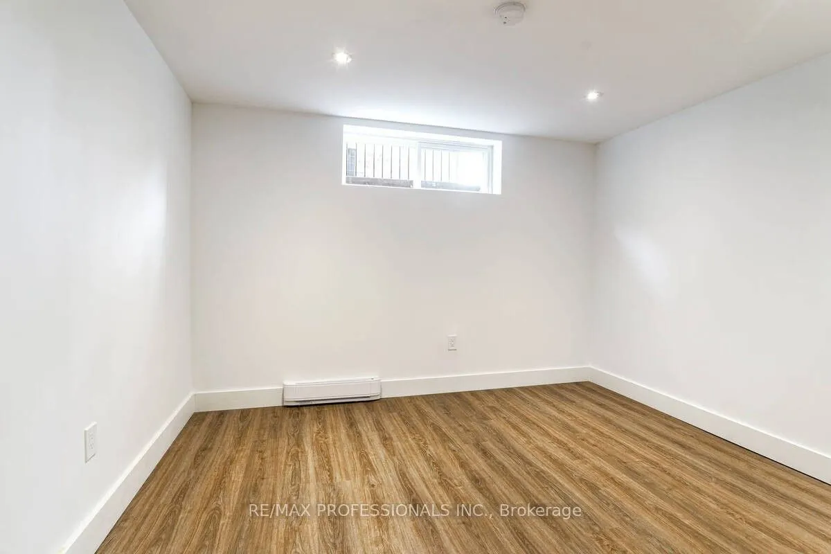 7 Vancho Crescent S, #Lower