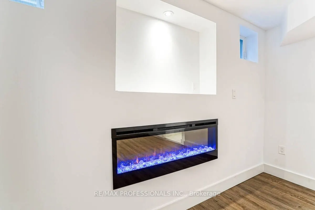 7 Vancho Crescent S, #Lower