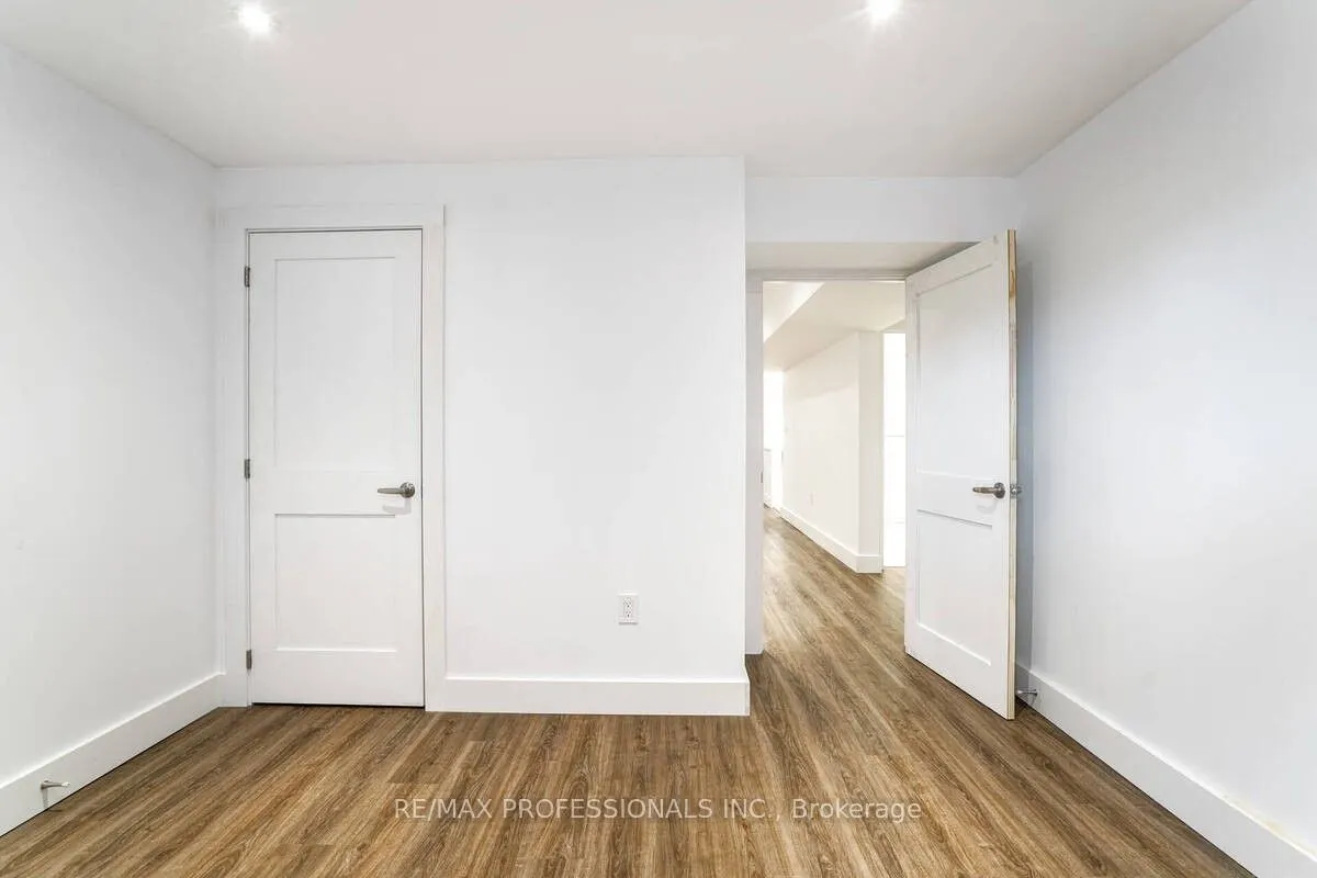 7 Vancho Crescent S, #Lower