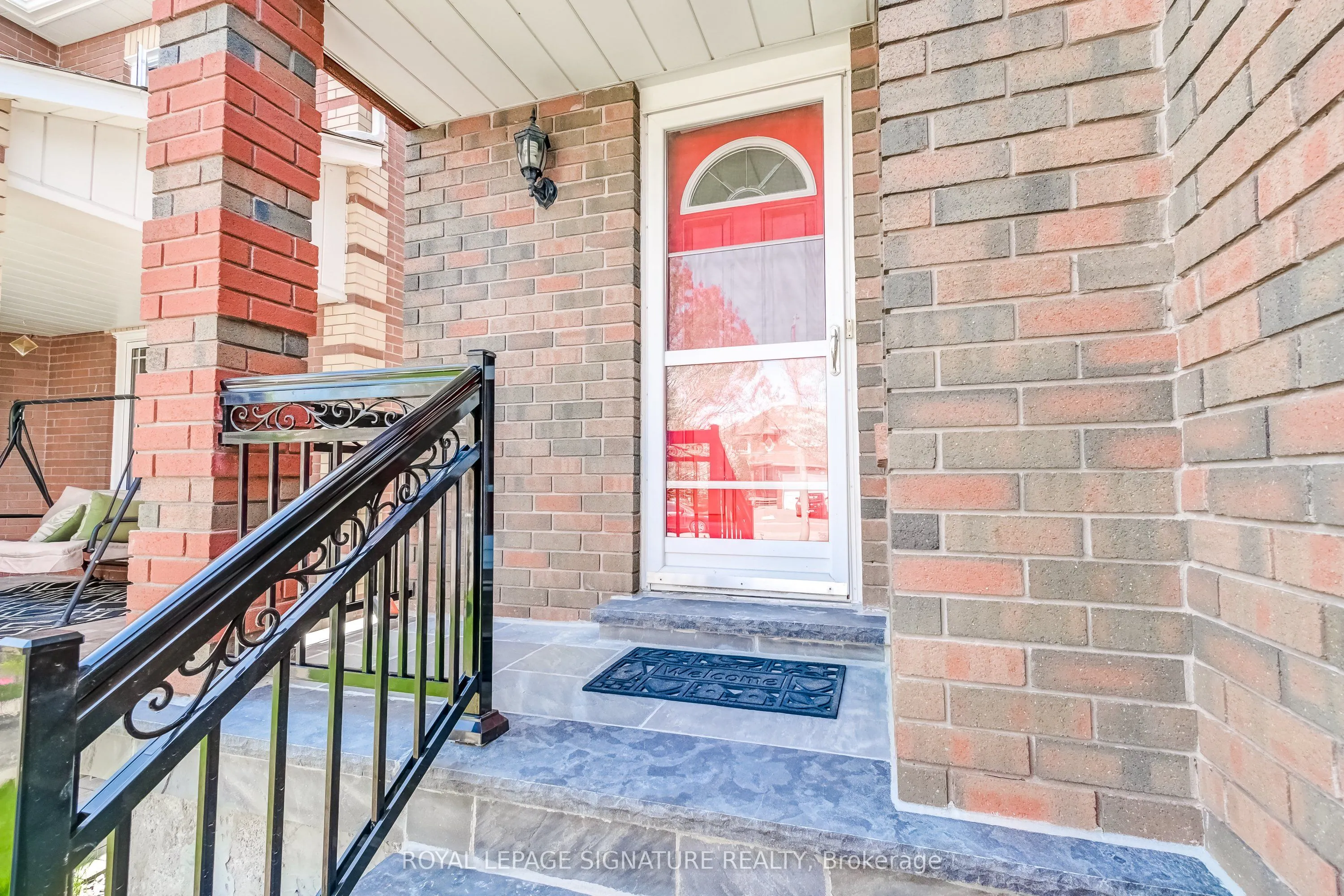 195 Howard Crescent