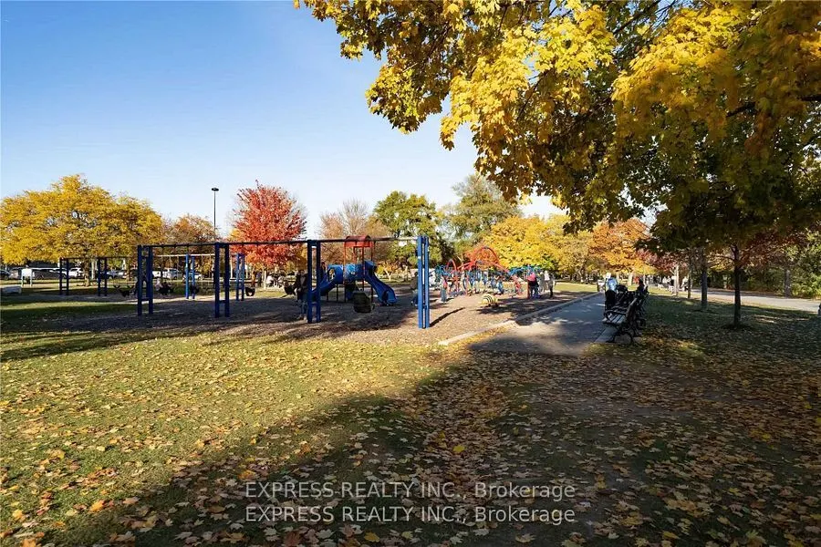 1926 Lake Shore Boulevard W