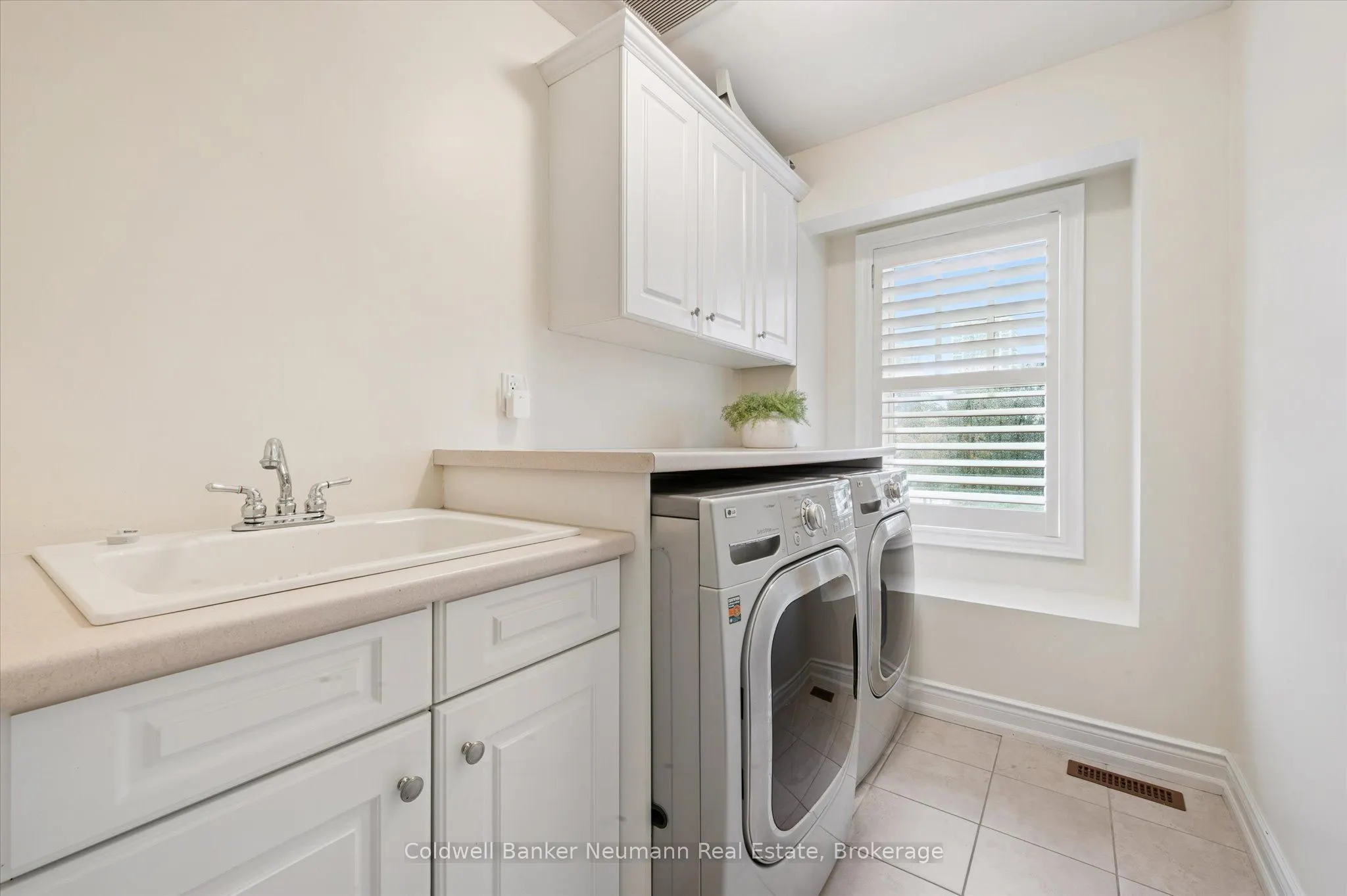 2061 Maria Street, #10