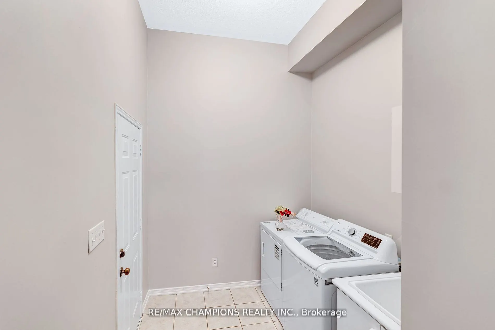 11 Cape Dorset Crescent